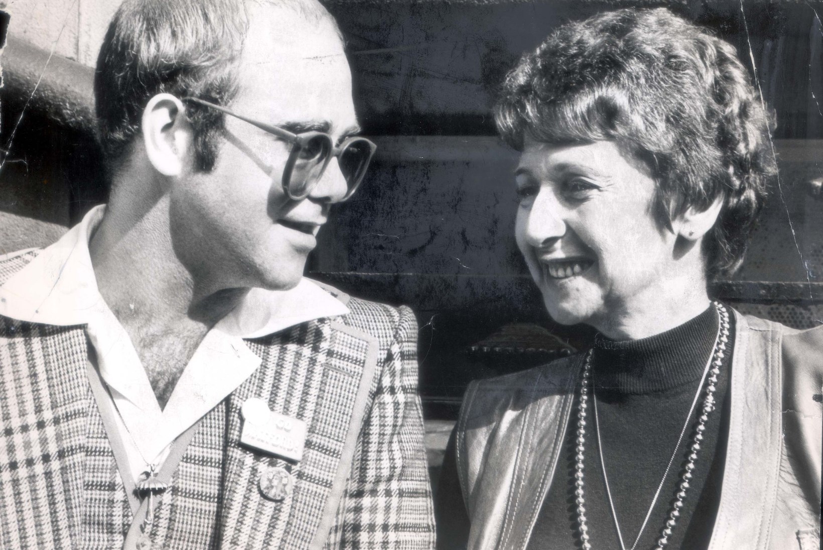 Eltoni ema kutsus oma juubelile poja teisiku