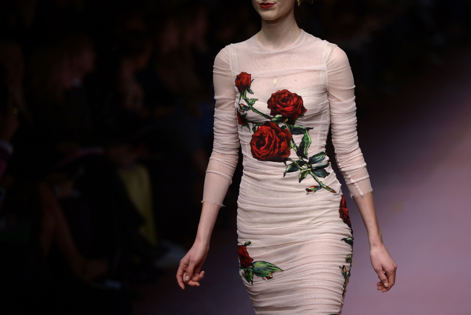 LUGEJAD: Evelin Ilvese vastvõtukleit on Dolce & Gabbana kleitidele väga sarnane