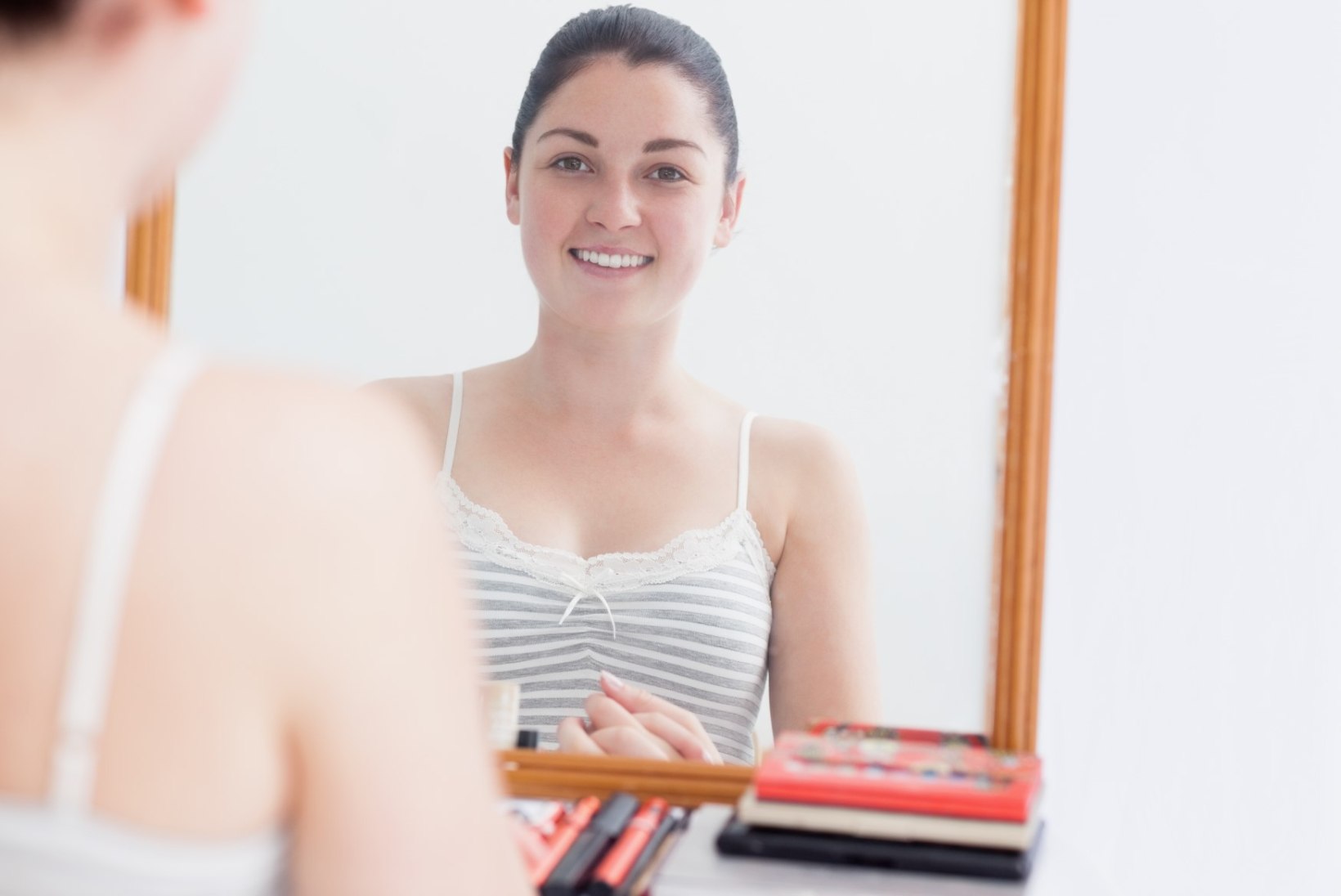 Miks naised end peeglist vaadates oma välimusega rahul pole?