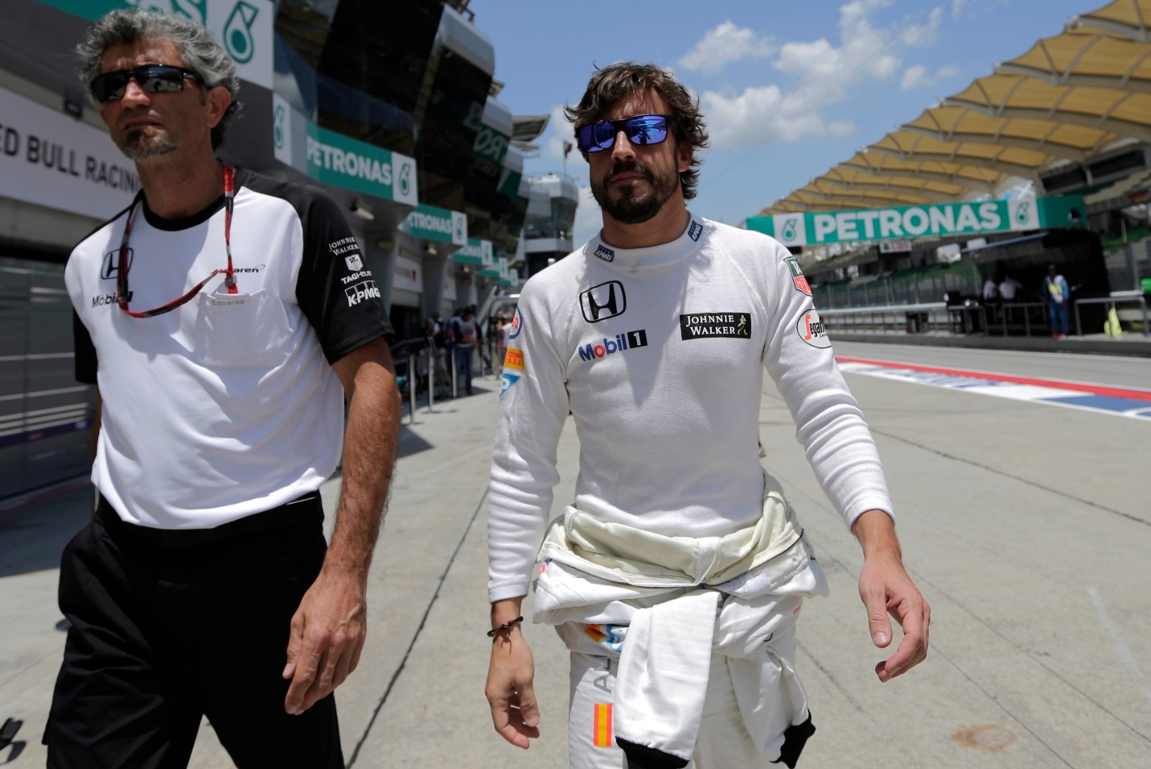 GALERII: ringrajale naasnud Alonso kaotas parimatele pea kolme sekundiga