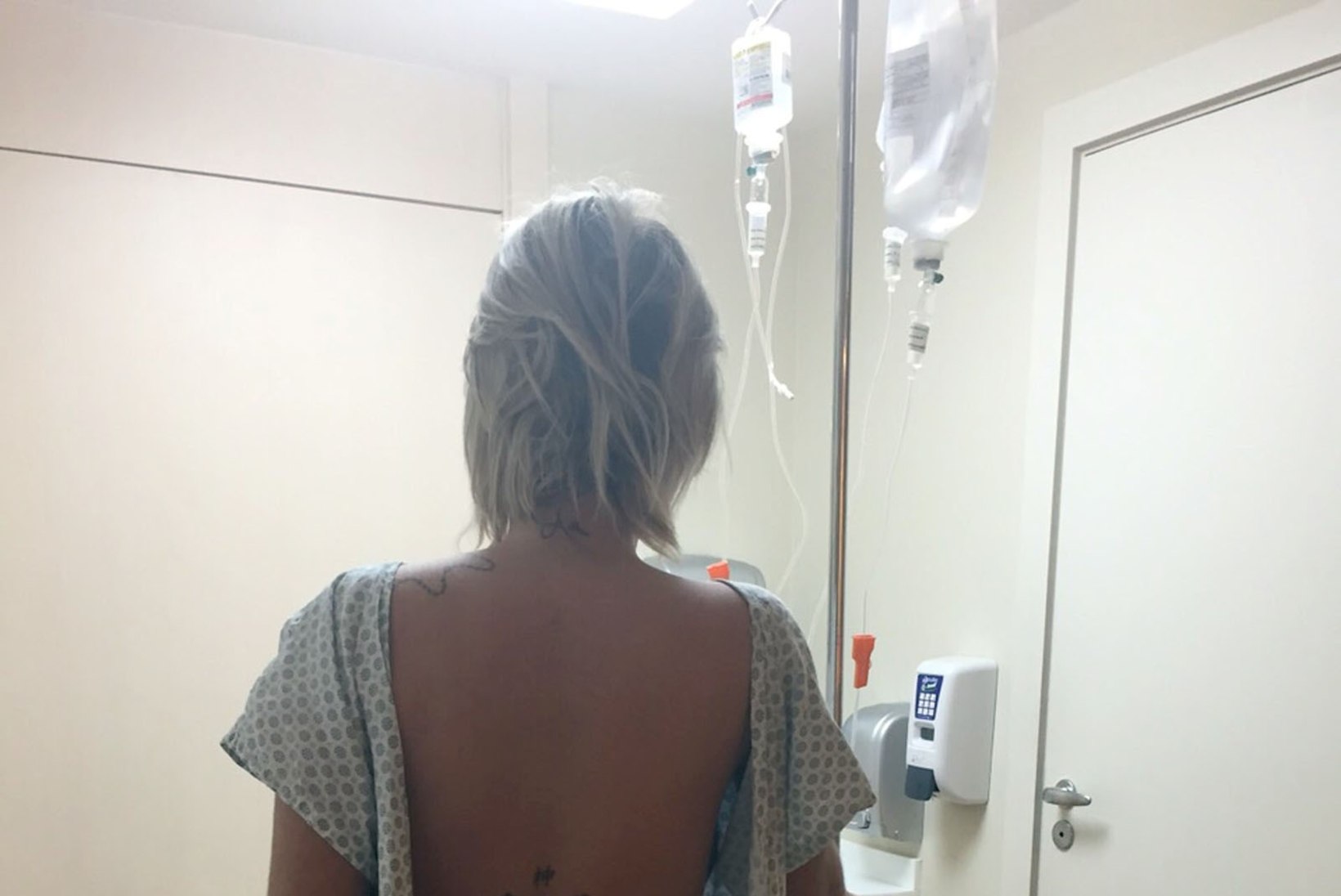 GALERII | Brasiilia tagumikumissi mädanev pepu ei parane: kaunitar viidi jälle haiglasse