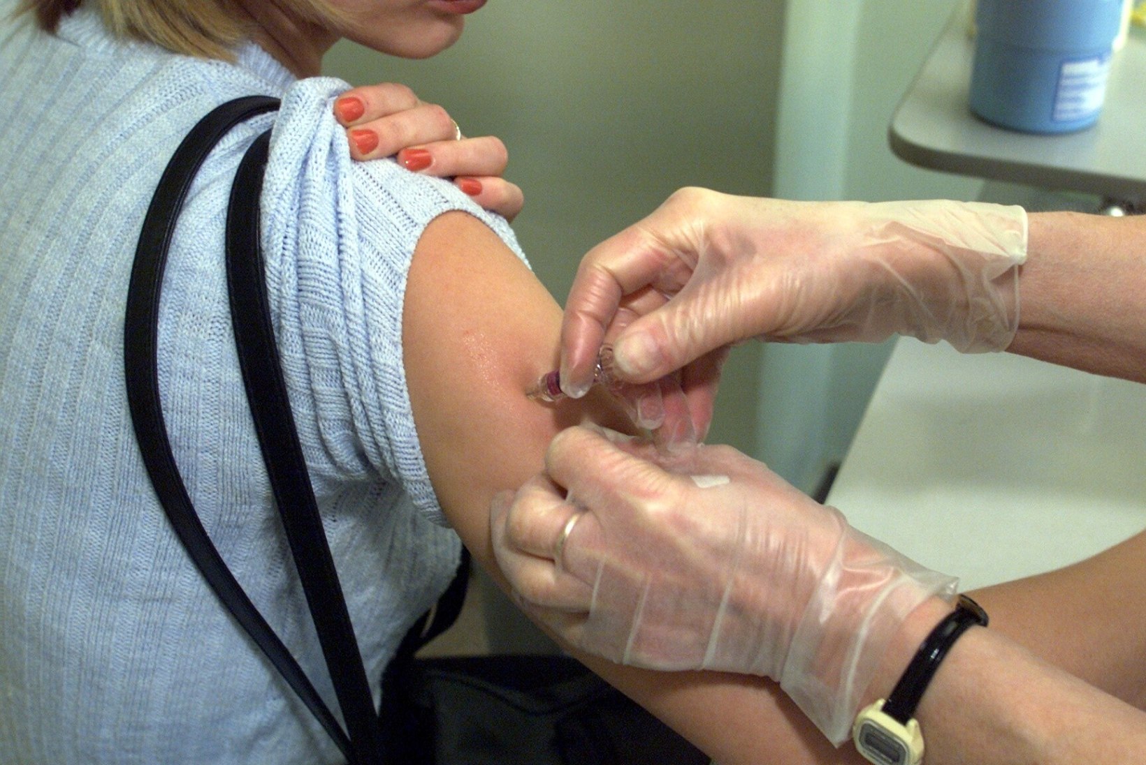Üks küsimus: "Kas leetrite vaktsiin kestab kogu elu? Kuidas ma tean, et olen vaktsineeritud?"