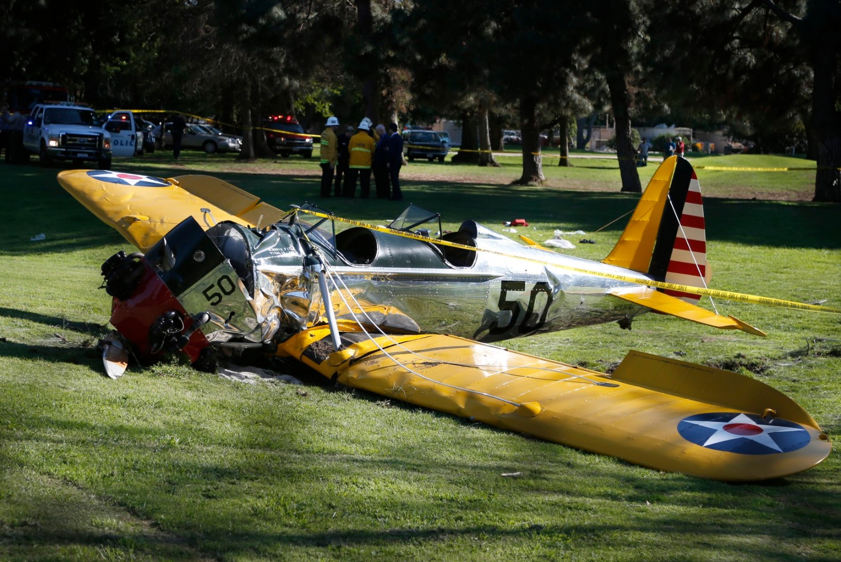 Harrison Ford tegi oma vintage-lennukiga järsu hädamaandumise ja sai viga