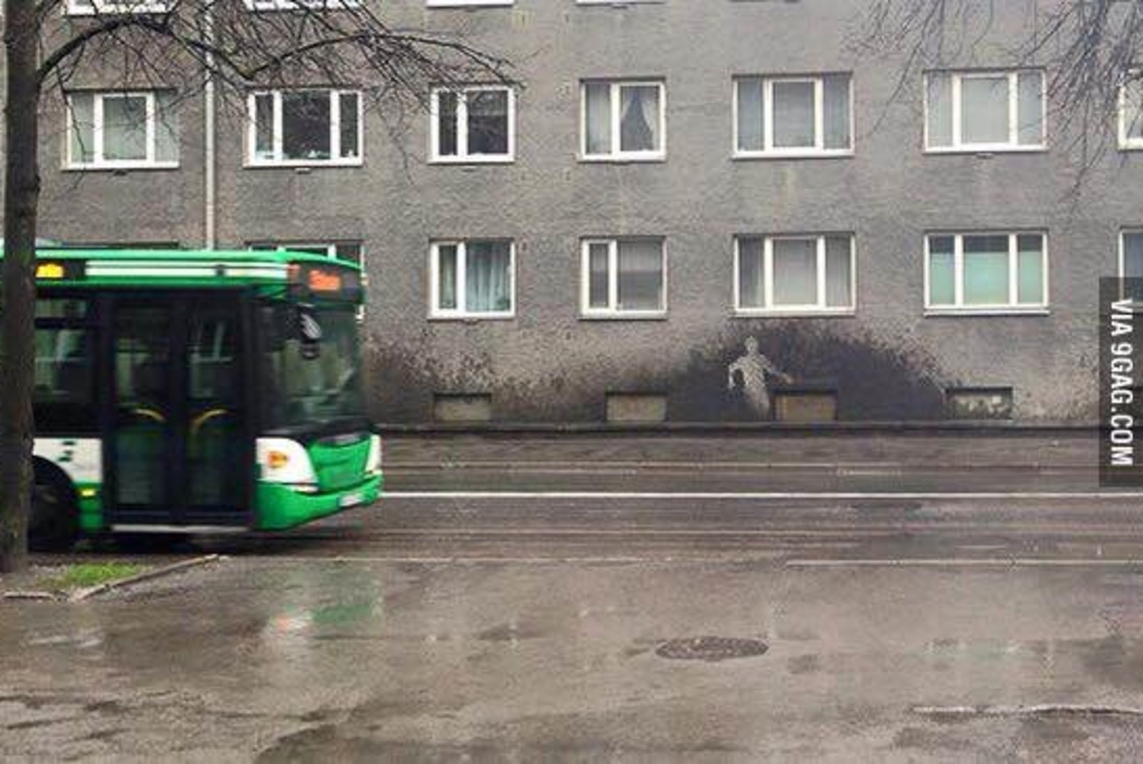 PILTUUDIS | 9GAG-i postitati humoorikas foto Tallinna porisest tänavast