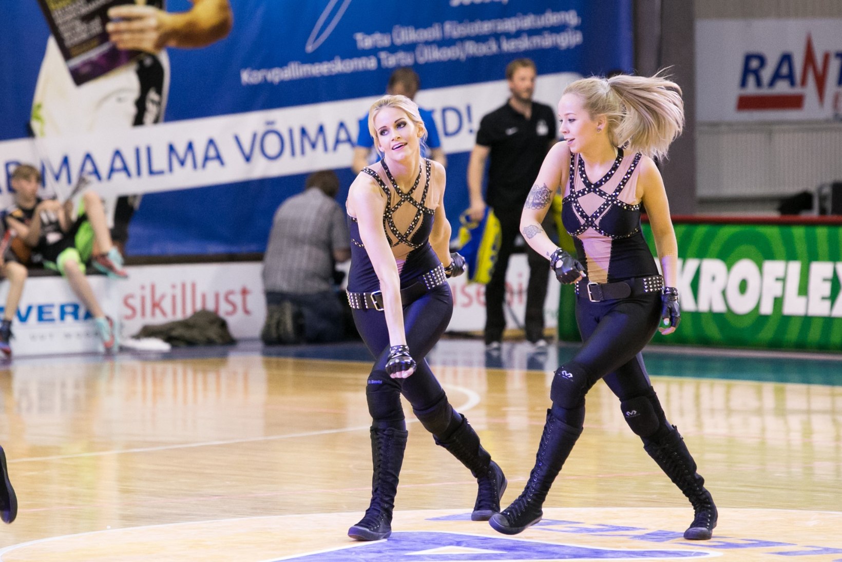 GALERII | Sulnid fotod Tartu Rocki finaalis võidule aidanud tantsutüdrukutest