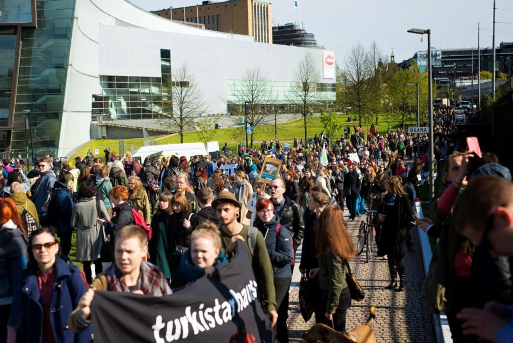 FOTOD | Helsingis nõudis üle 1000 meeleavaldaja karusloomafarmide keelustamist 
