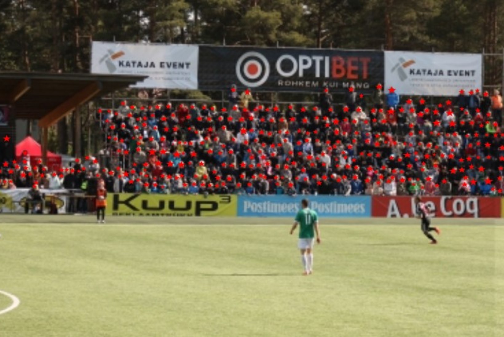 Kontroll tõestab: Kalju - Levadia jalgpallimatši vaatas rohkem pealtvaatajaid, kui Tartus peetud korvpalli finaalmängu