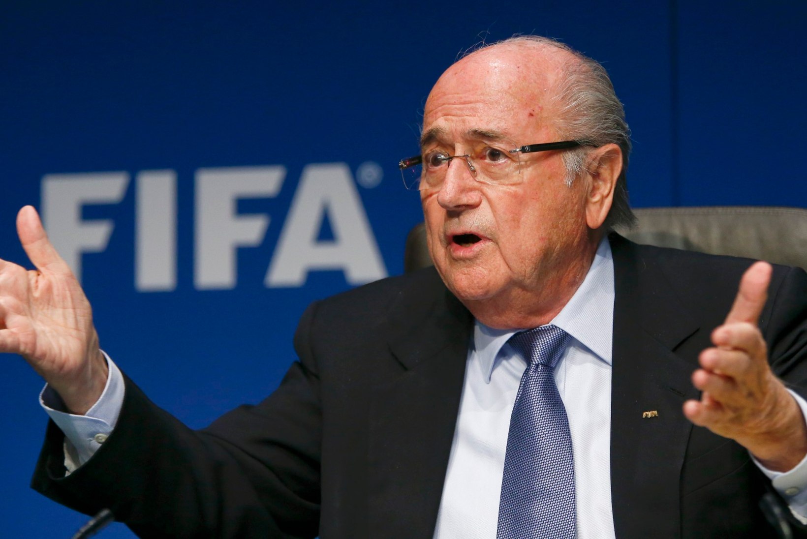 Allikad: Blatter teeb lobitööd FIFA presidendivalimiste edasilükkamiseks