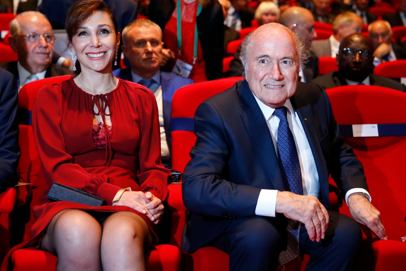 Blatteril on toetus olemas - tema kauni pruudi oma!