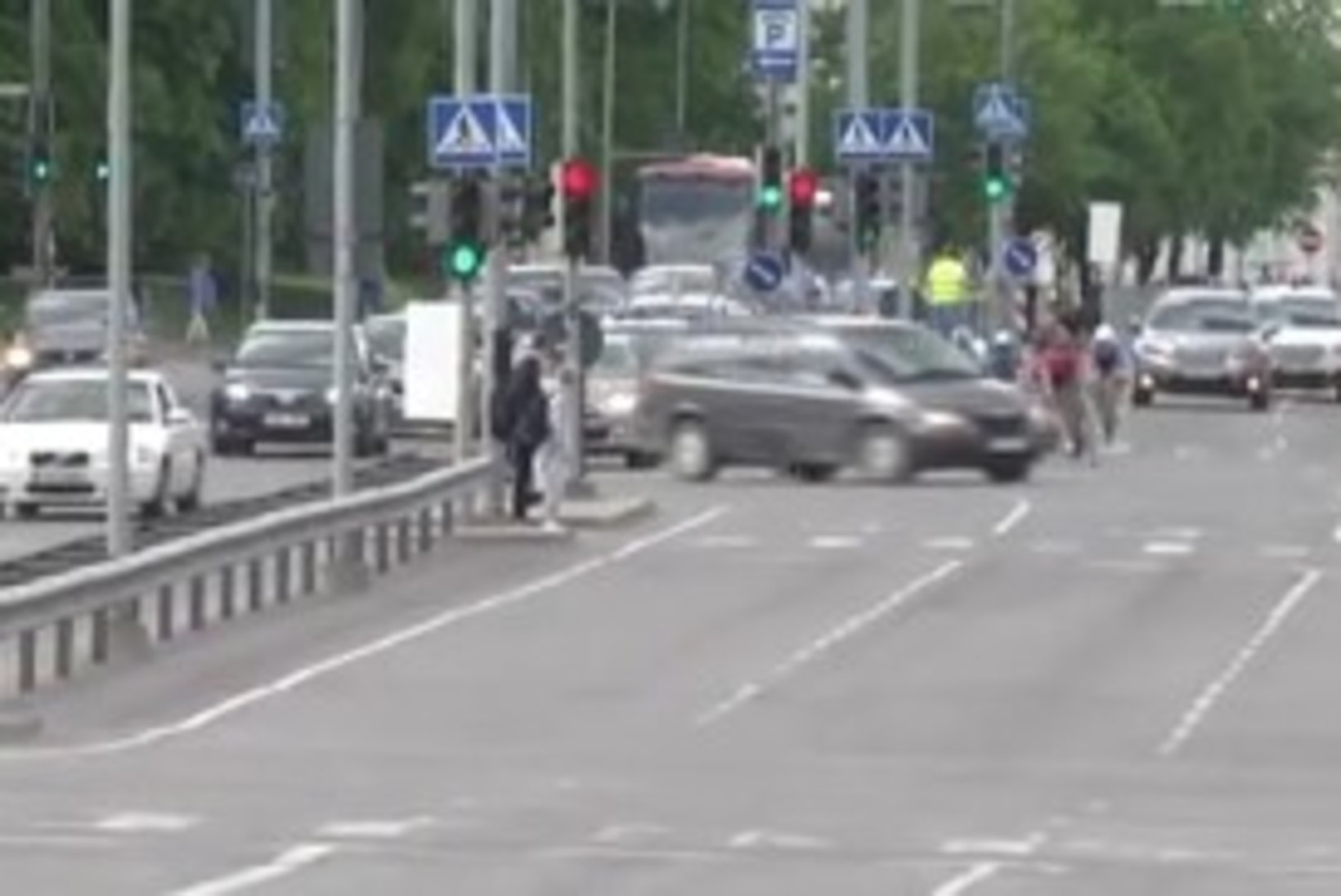 HIRMUTAV VIDEO | Autojuhi mõtlematu manööver võinuks Tallinn - Tartu GP lõpusirgel põhjustada kohutava tragöödia