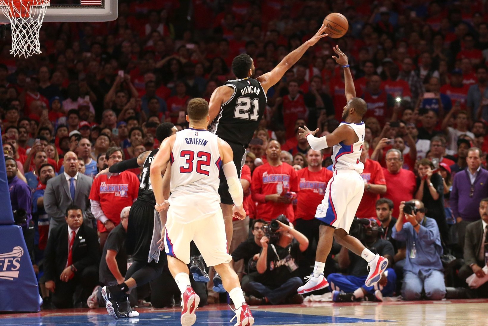 Kas poolvigane Chris Paul tõmbas San Antonio Spursi dünastiale (ja ühele ajastule) joone peale? 