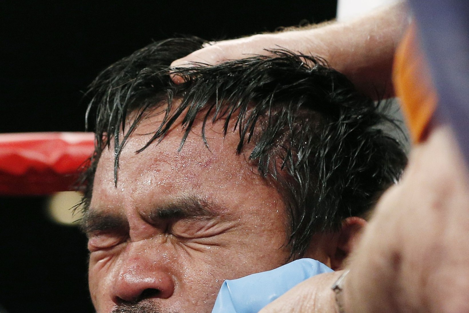 Vihane Manny Pacquiao promootor: Nevada spordikomitee jättis Pacquiaole matšiks ühe käe