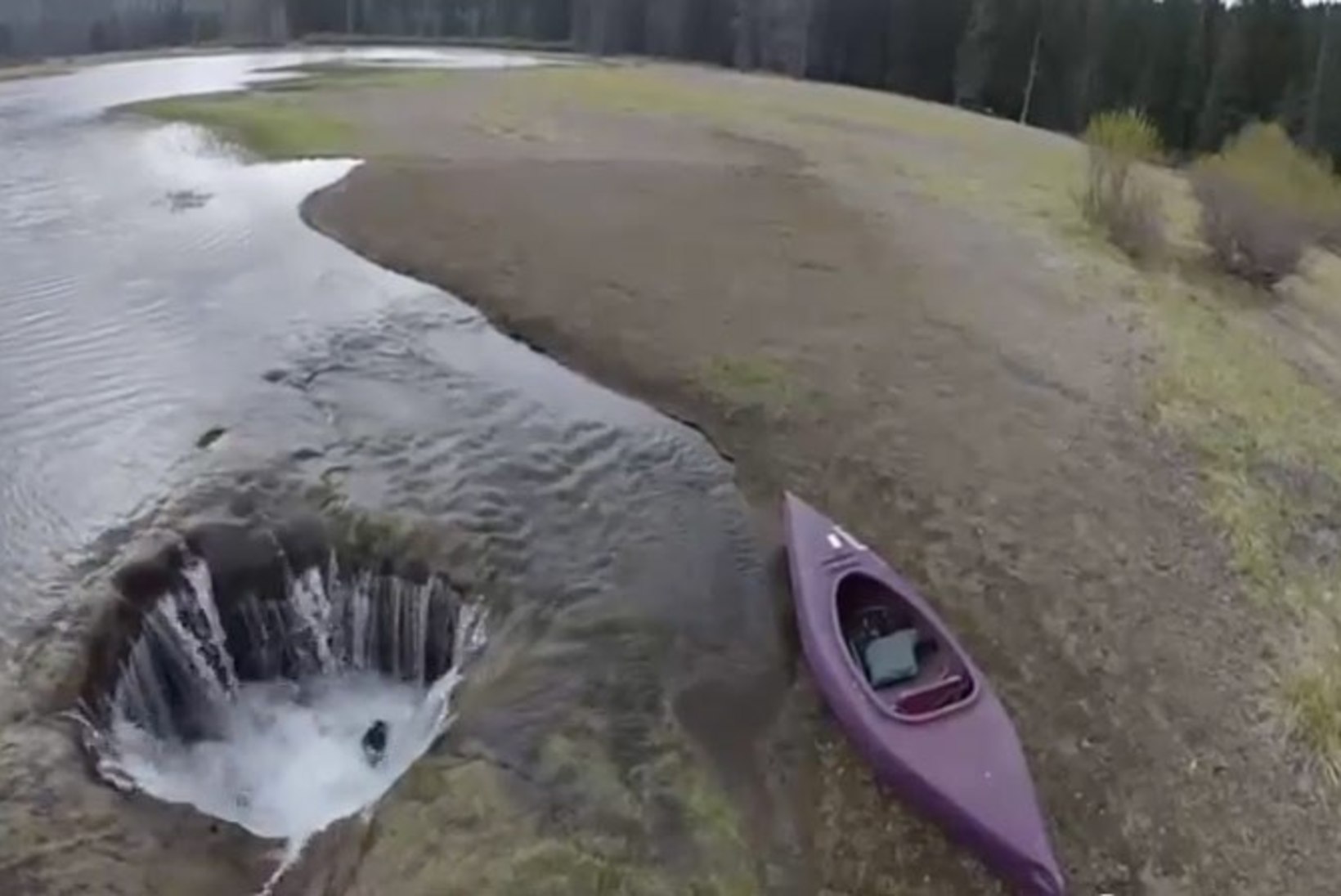 VIDEO | Vaata, kuidas maa neelas järve