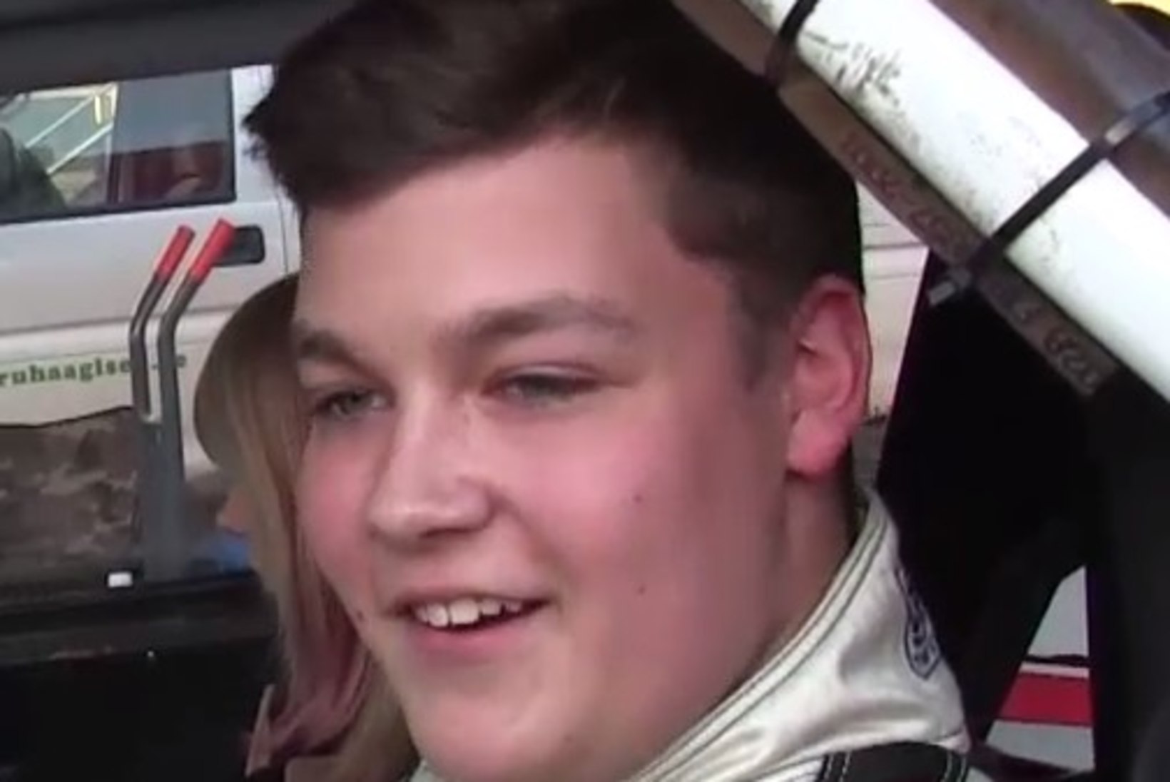 ÕHTULEHE VIDEO | Eesti üks edukaim driftija on kõigest 16-aastane koolipoiss