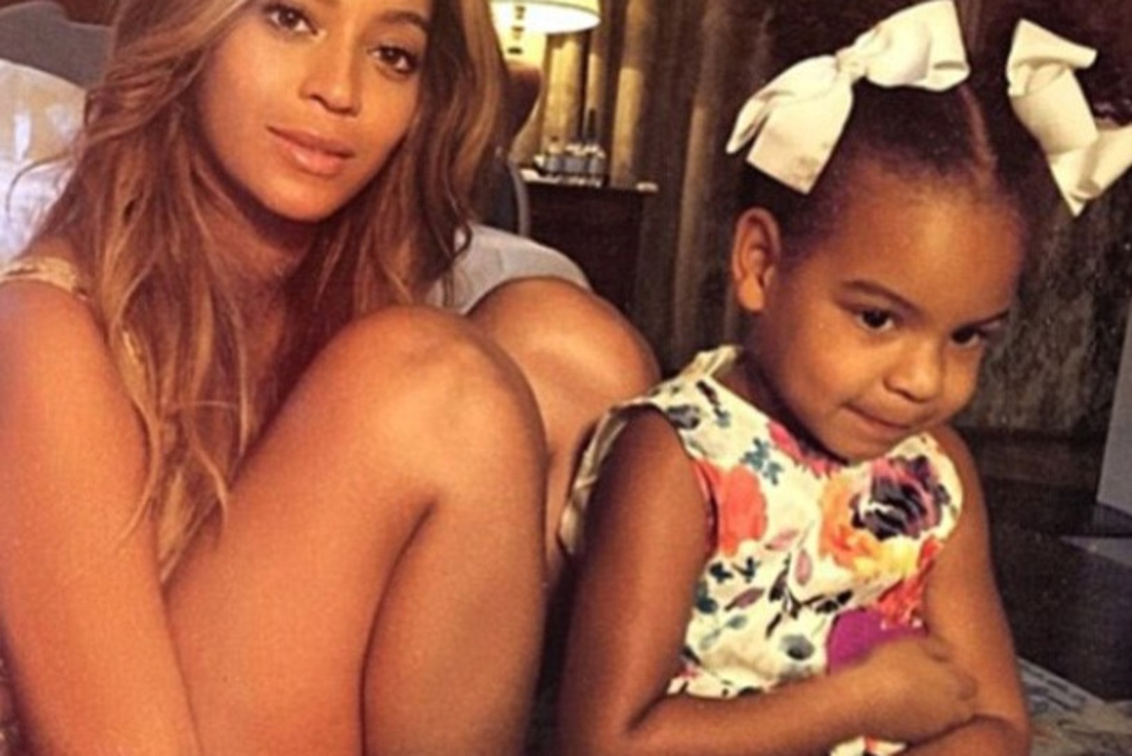 ILUS JA PEHME: Beyoncé poseeris koos tütrega