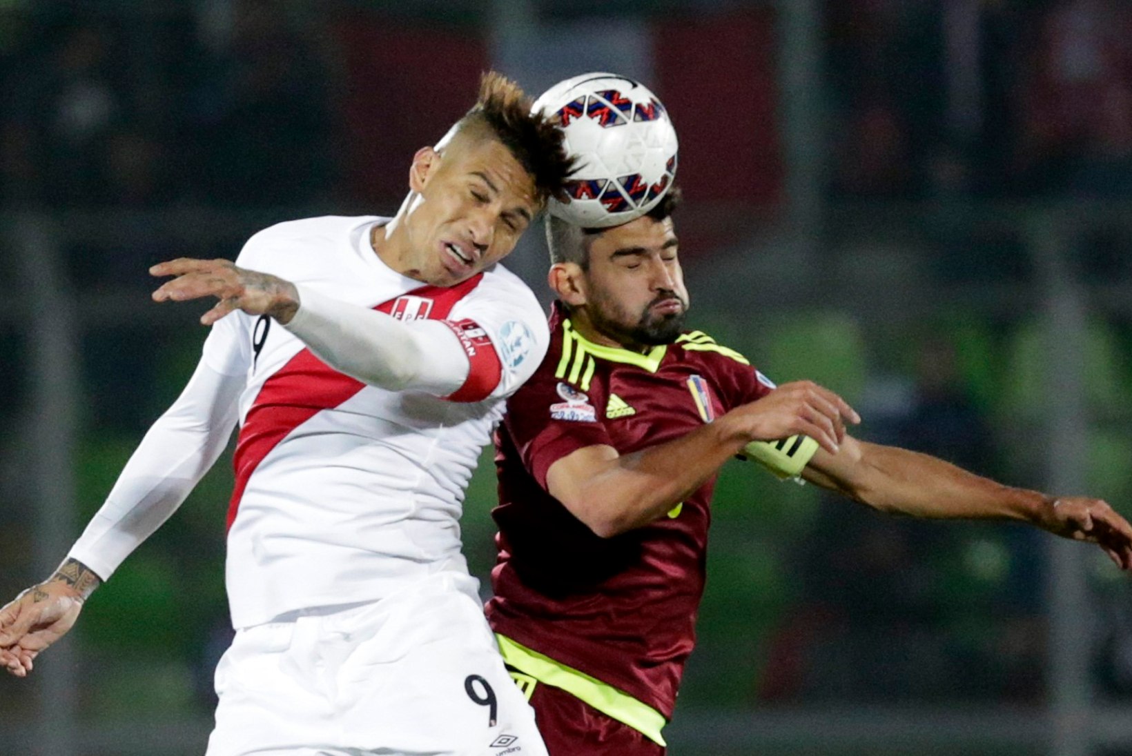 VIDEOD ja GALERII | Punane kaart ja vanameister Pizarro koll – Peruu alistas Venetsueela ja muutis Copa Americal seisu ülipõnevaks