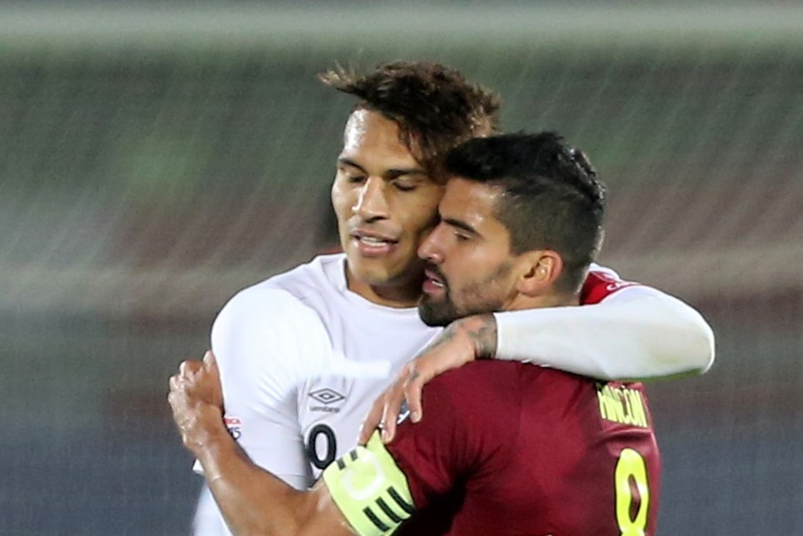 VIDEOD ja GALERII | Punane kaart ja vanameister Pizarro koll – Peruu alistas Venetsueela ja muutis Copa Americal seisu ülipõnevaks