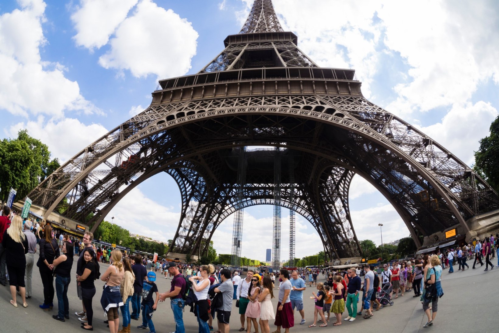 Prantslasi utsitatakse turistide vastu viisakamad olema