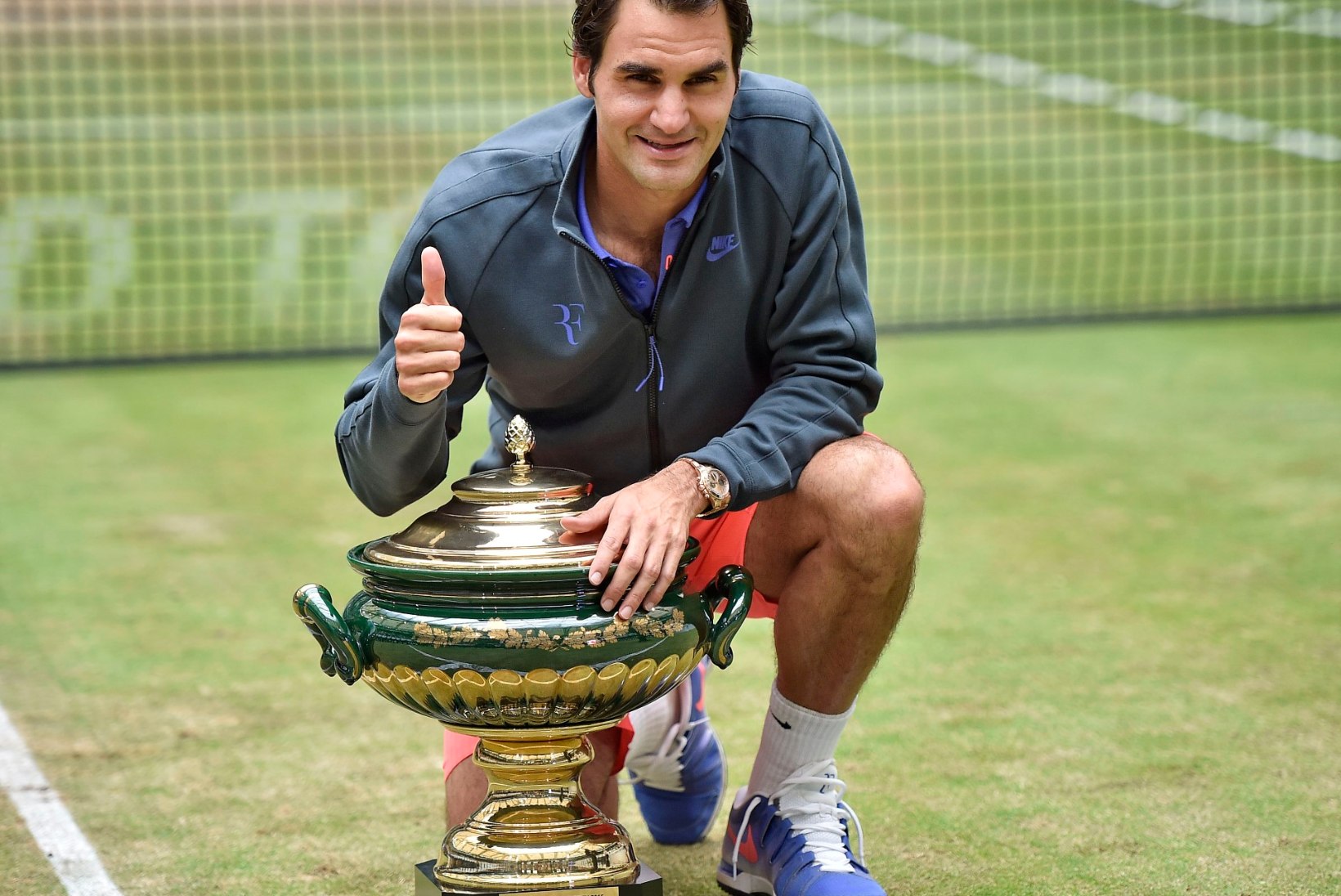 Roger Federer jälle ajalukku - võitis ühe turniiri kaheksandat korda!