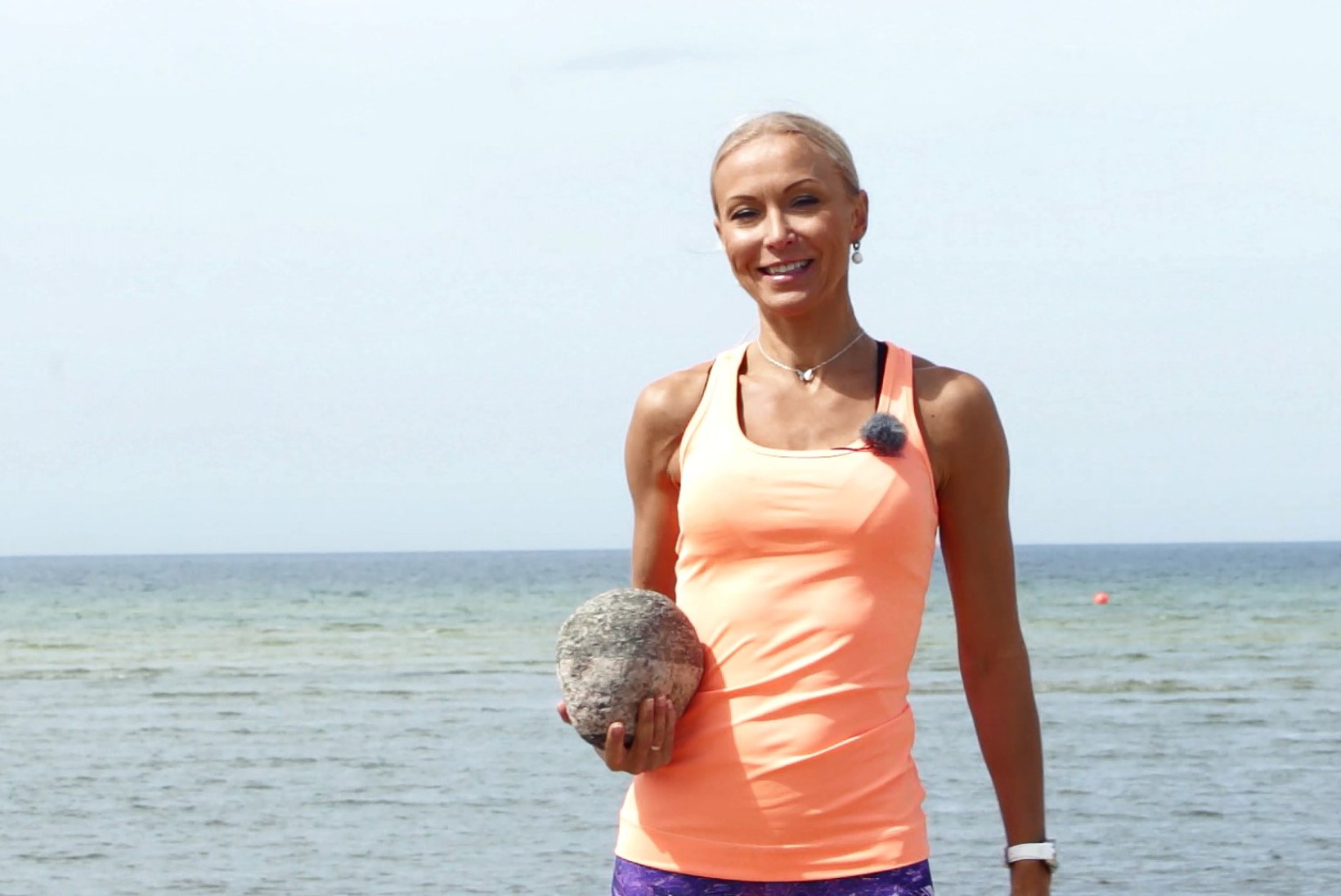 VIDEO: Kuidas rannas vormi saada?  Riina Suhotskaja näitab!
