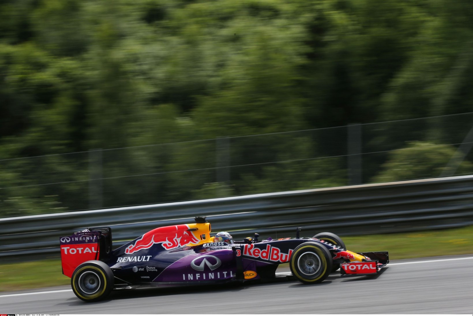 Ferrari tahab Räikköneni asendada Red Bulli piloodiga