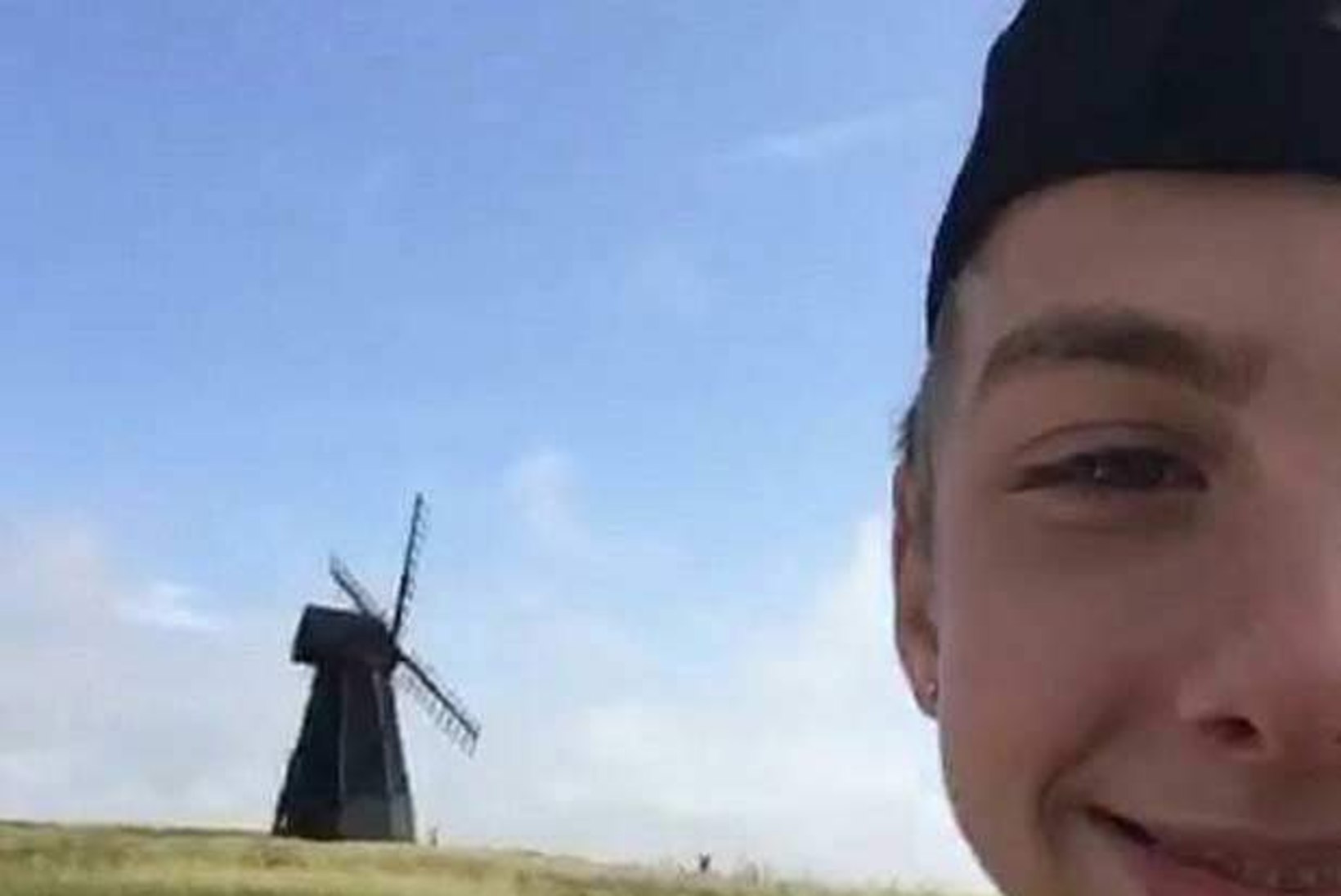 Rokkari poeg saatis enne surma sõbrale naerusuise selfie