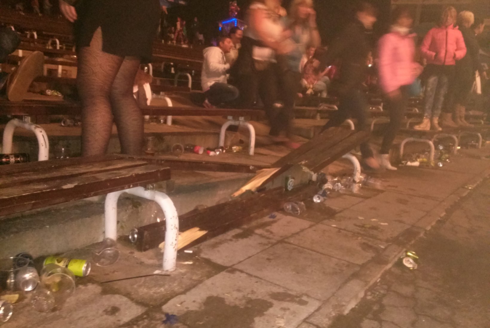 FOTOD | Scooteri publik jättis endast Tartu lauluväljakule maha kohutava segaduse