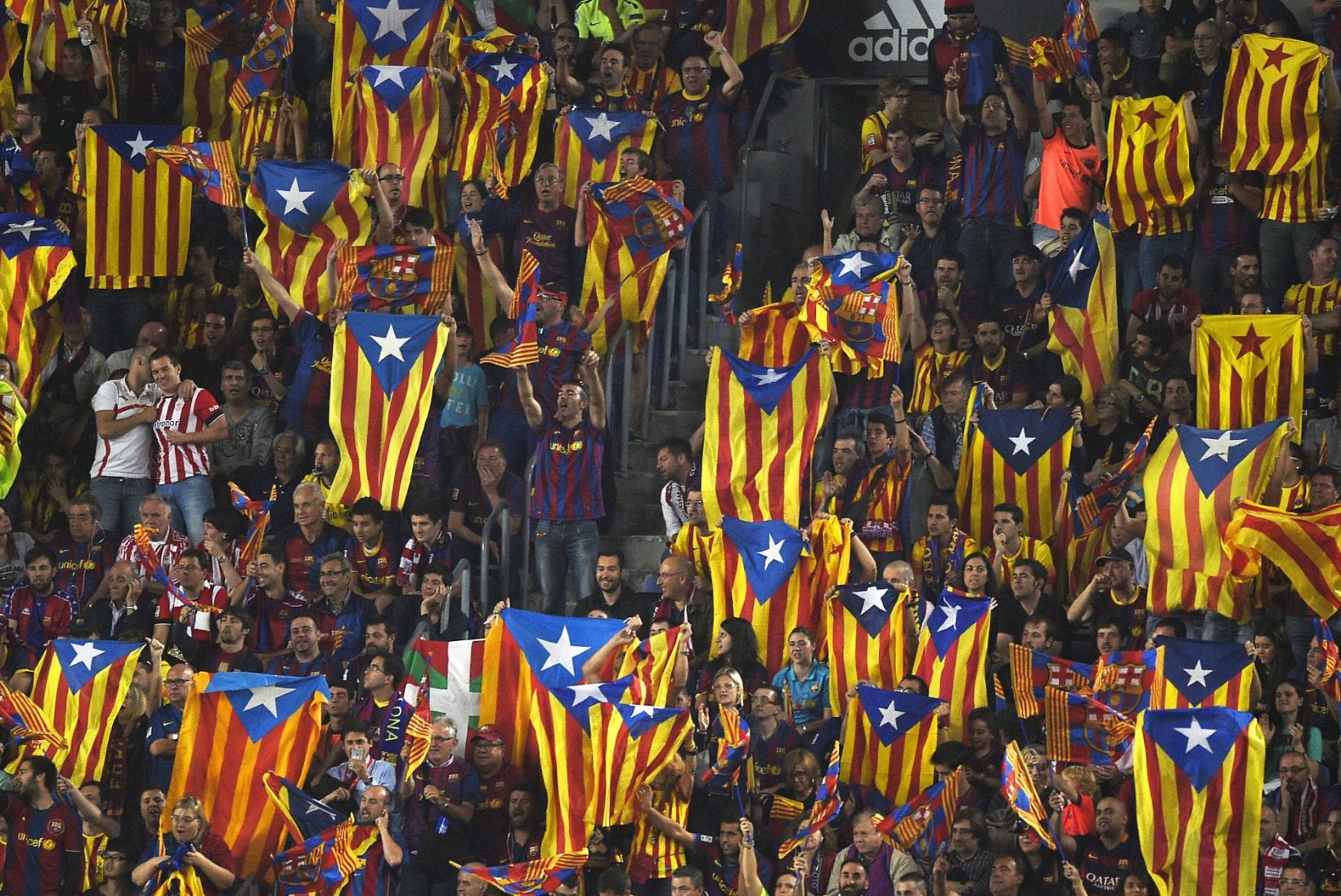 Hispaania hümni välja vilistanud fännid tõid Barcelonale suure rahatrahvi
