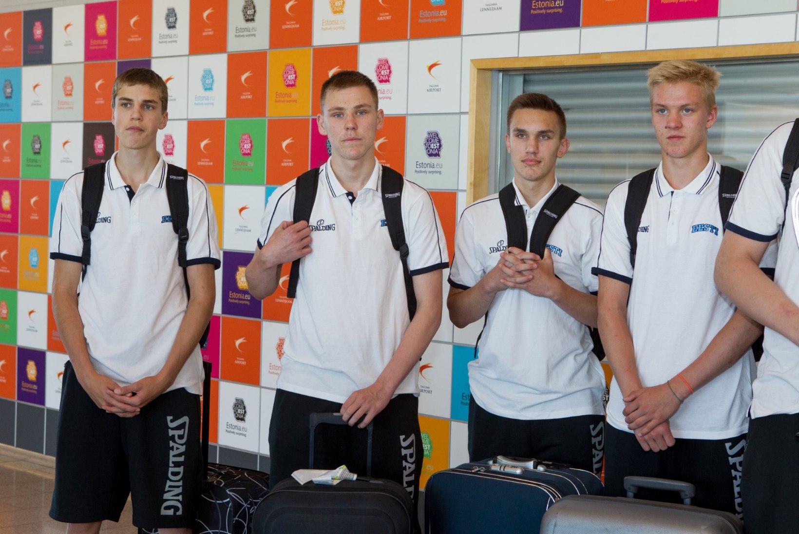 GALERII | U16 EMi B-divisjonis kõik vastased alistanud korvpallipoisid saabusid koju