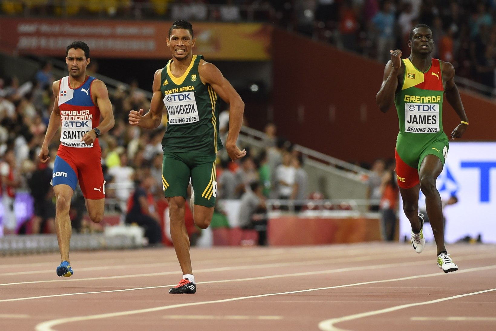 KERGEJÕUSTIKU MM | Uskumatu tase! Lõuna-Aafrika mees tegi ülivõimsa isikliku rekordi ja jättis 400 meetris olümpiavõitjad pika ninaga
