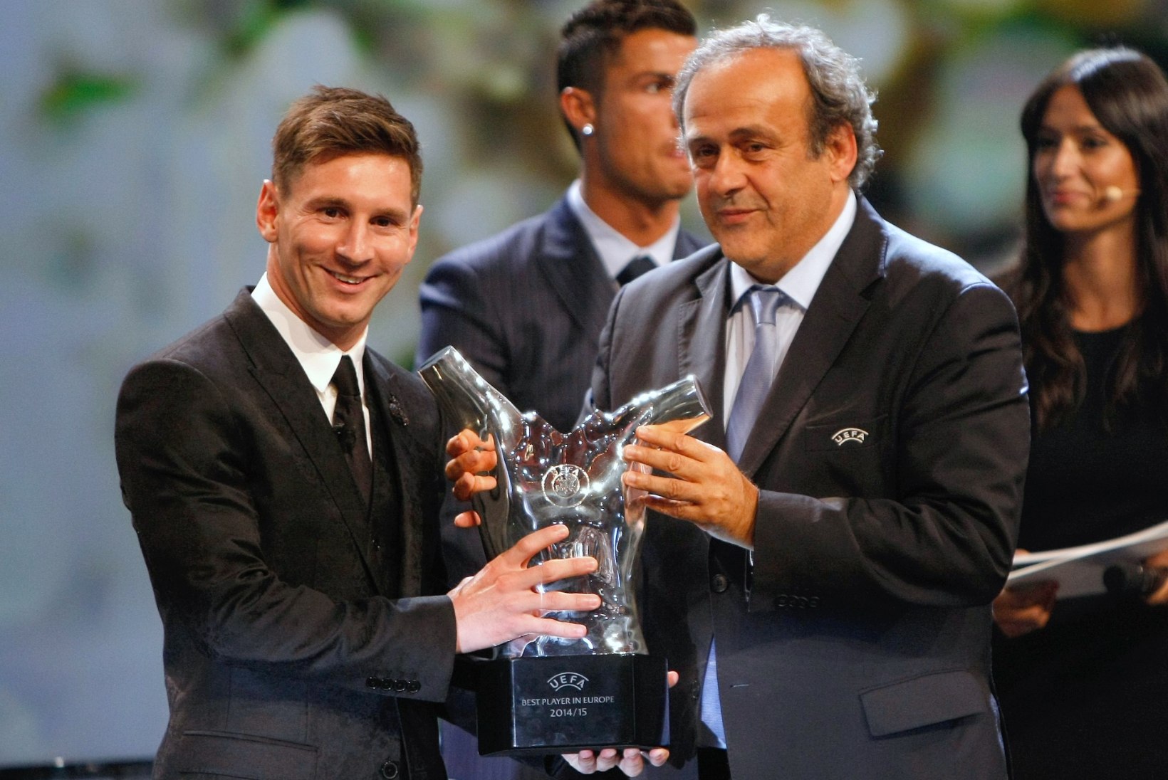 GALERII | Euroopa parimaks klubijalgpalluriks valiti Lionel Messi!