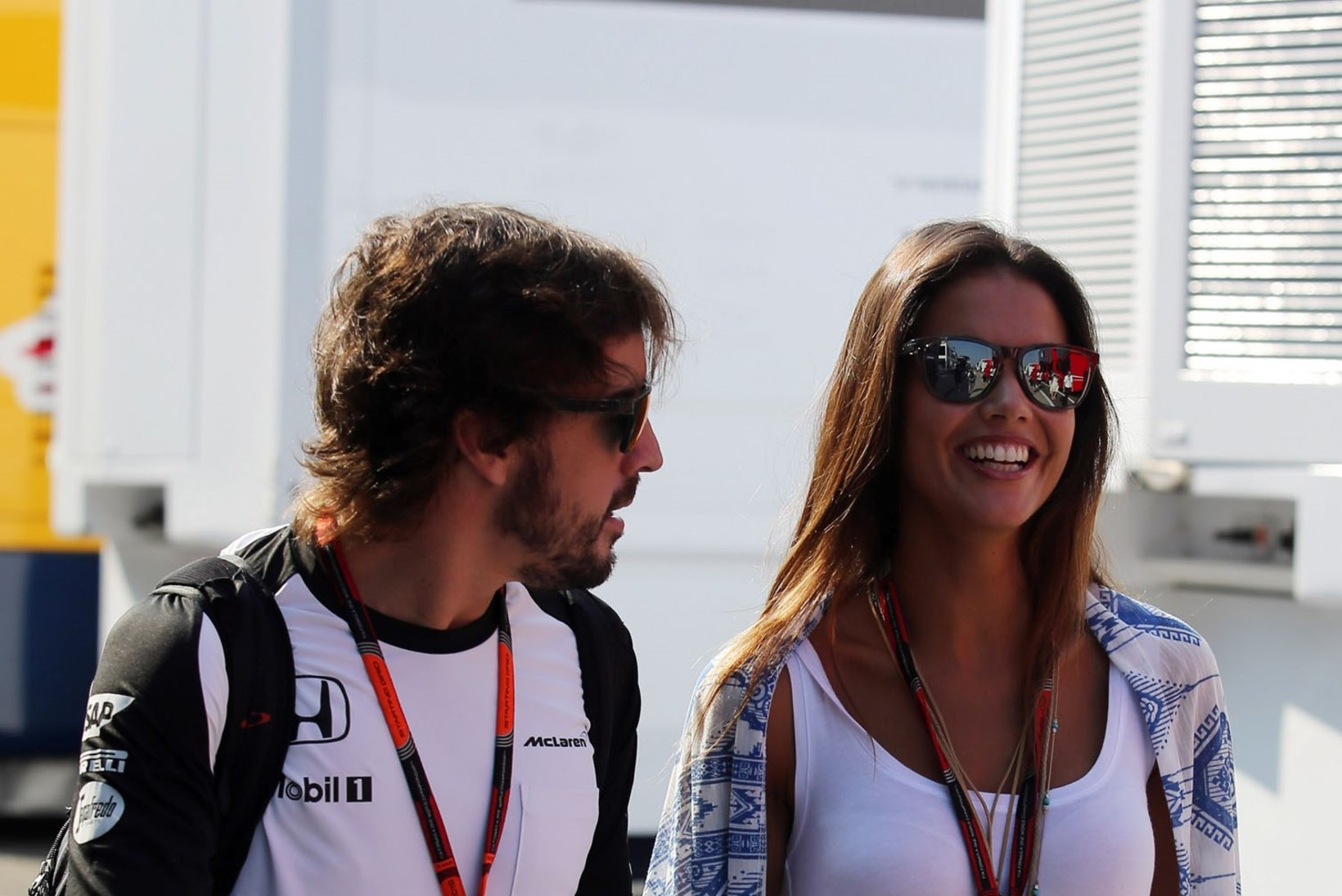 FOTOD | MJÄU! Fernando Alonso pruut näitas kuuma bikiinikeha