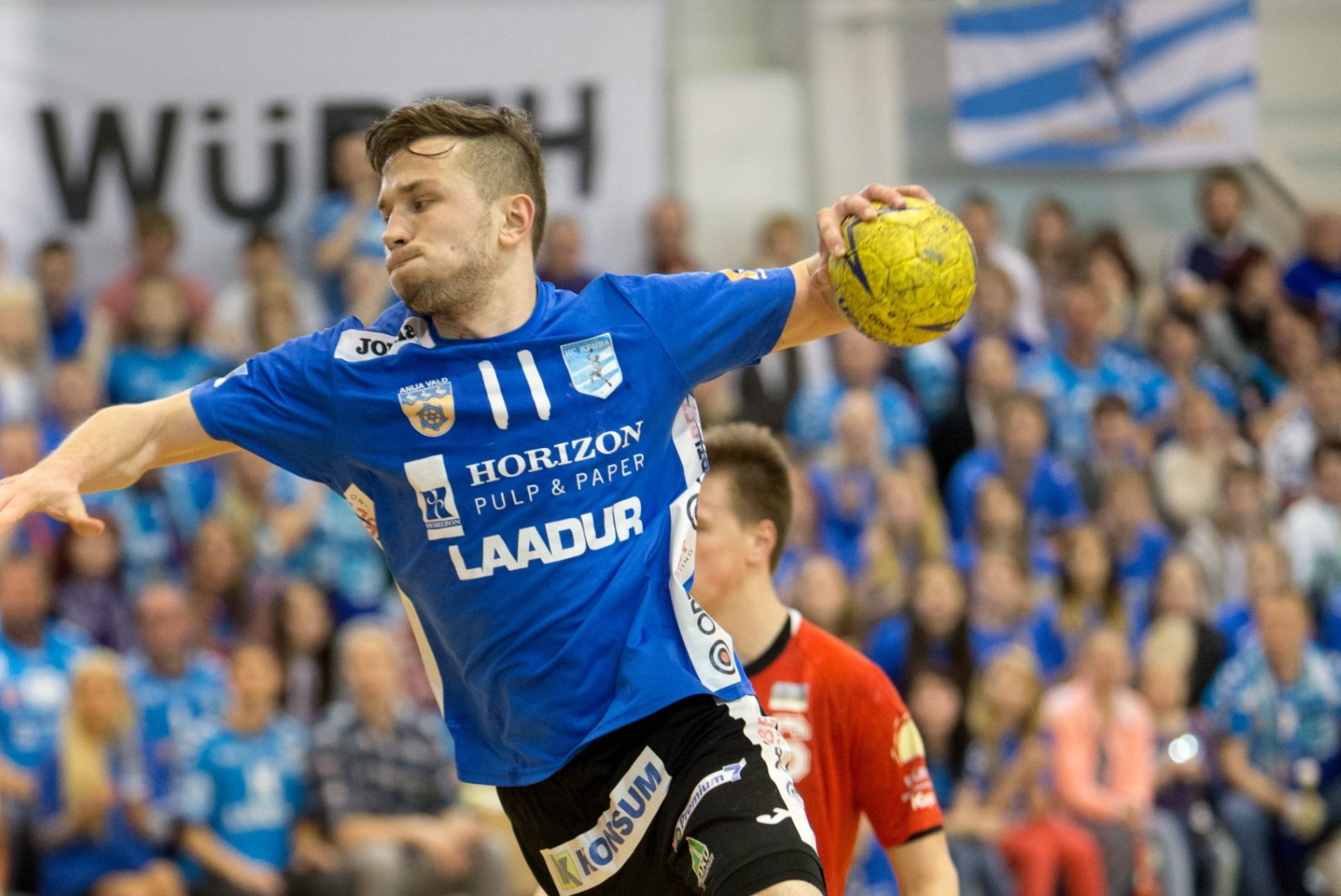 Tallinnas toimuval rahvusvahelisel käsipalliturniiril jõudsid poolfinaali kaks Eesti satsi 
