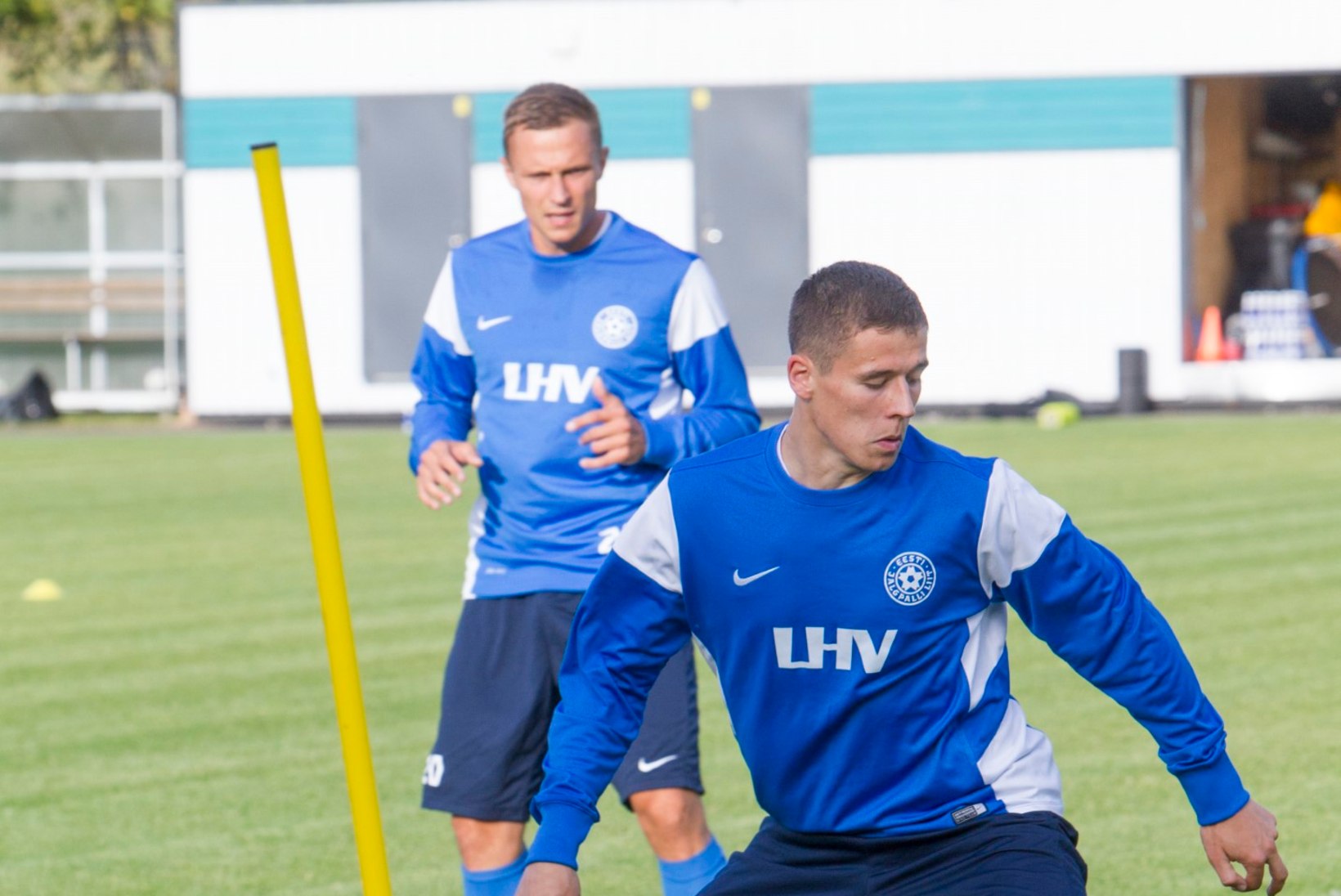 GALERII | Eesti jalgpallikoondis kogunes eelseisvateks EM-valikmängudeks