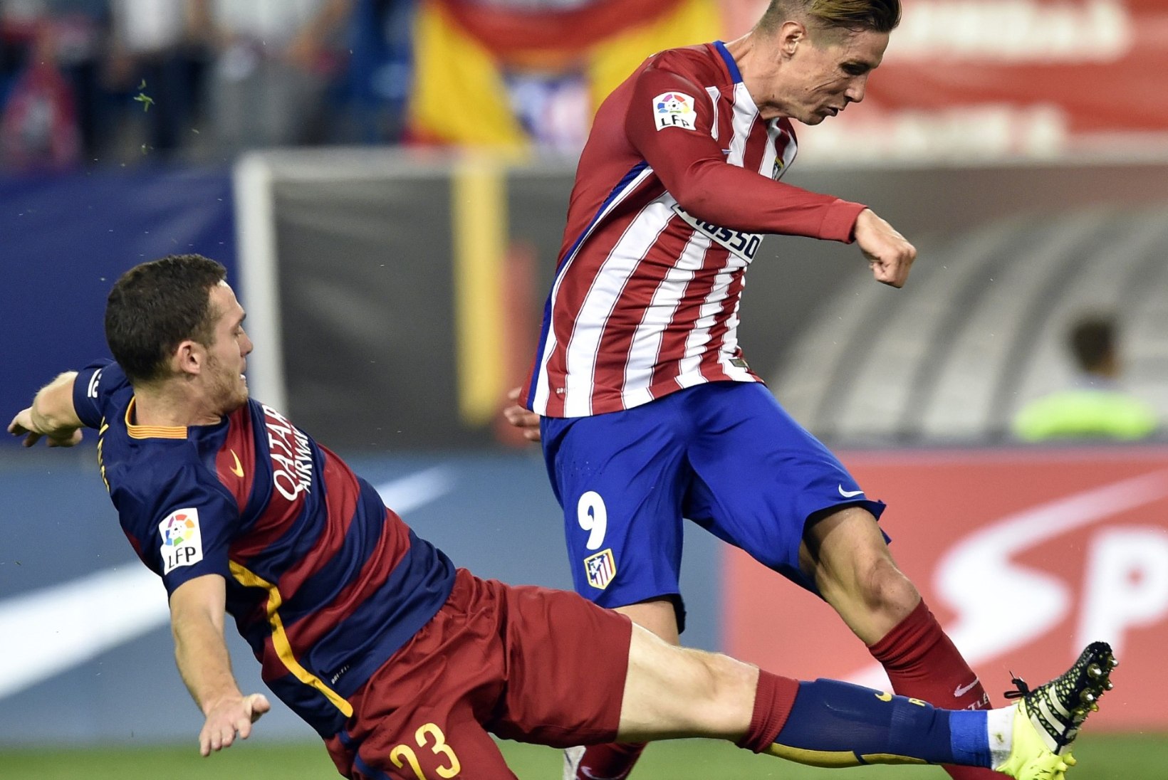 VIDEO JA GALERII | Neymar ja Messi kustutasid Fernando Torrese põhjustatud tulekahju