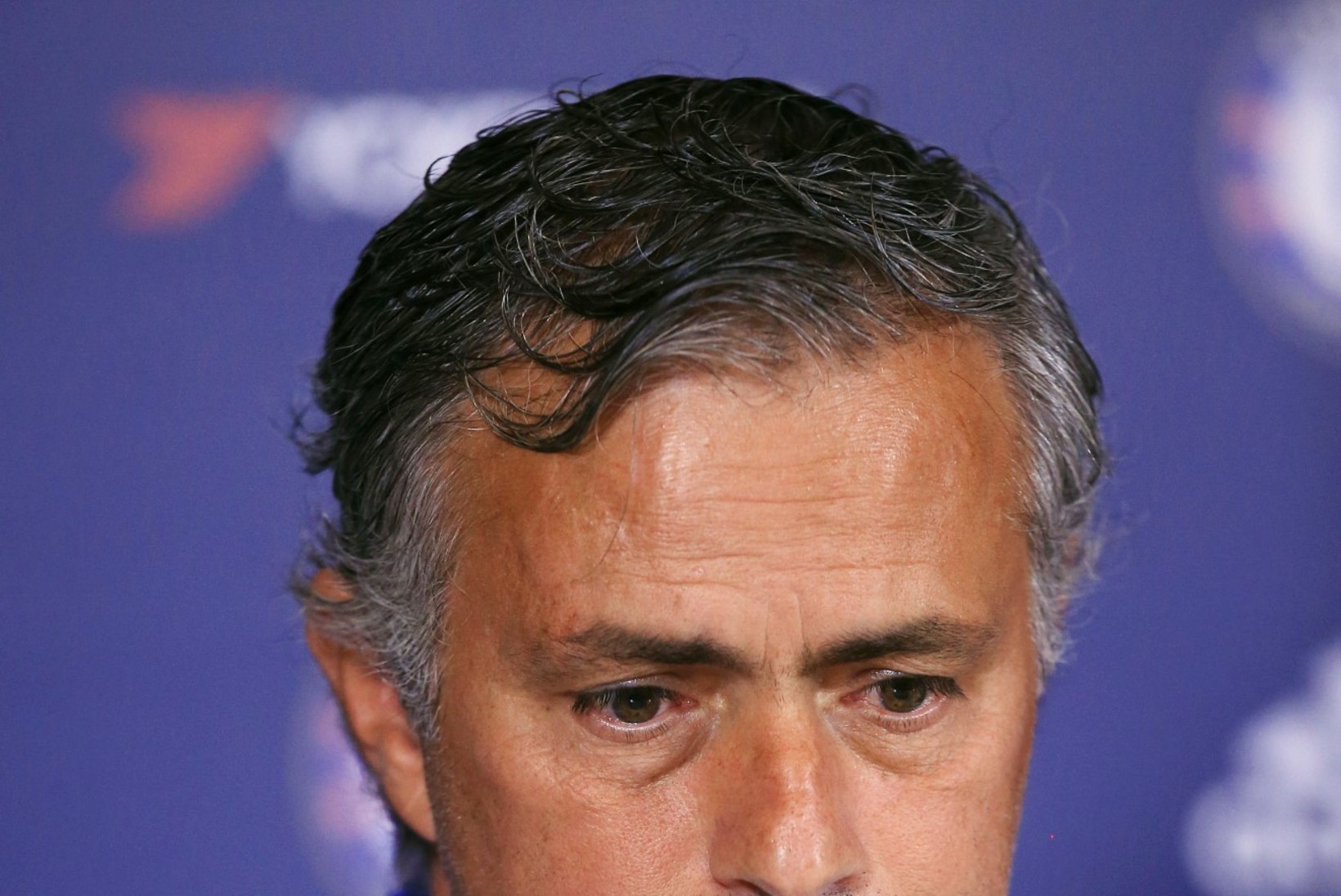 Londoni Chelsea naisarsti hooratütreks sõimanud Jose Mourinho võib teo eest karistada saada
