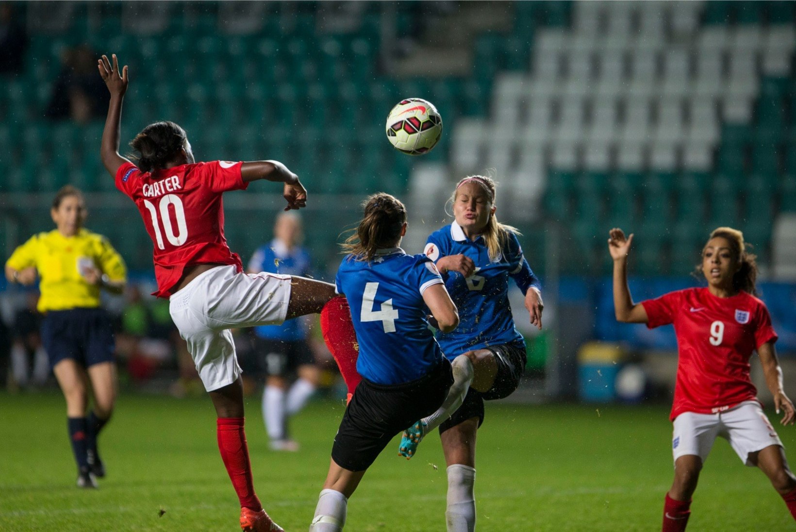GALERII | Vaata, kuidas naiste jalgpallikoondis mängis Inglismaaga!