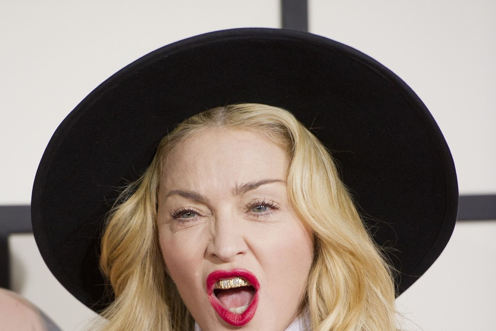 Alluv pidi Madonna varbaid musitama!