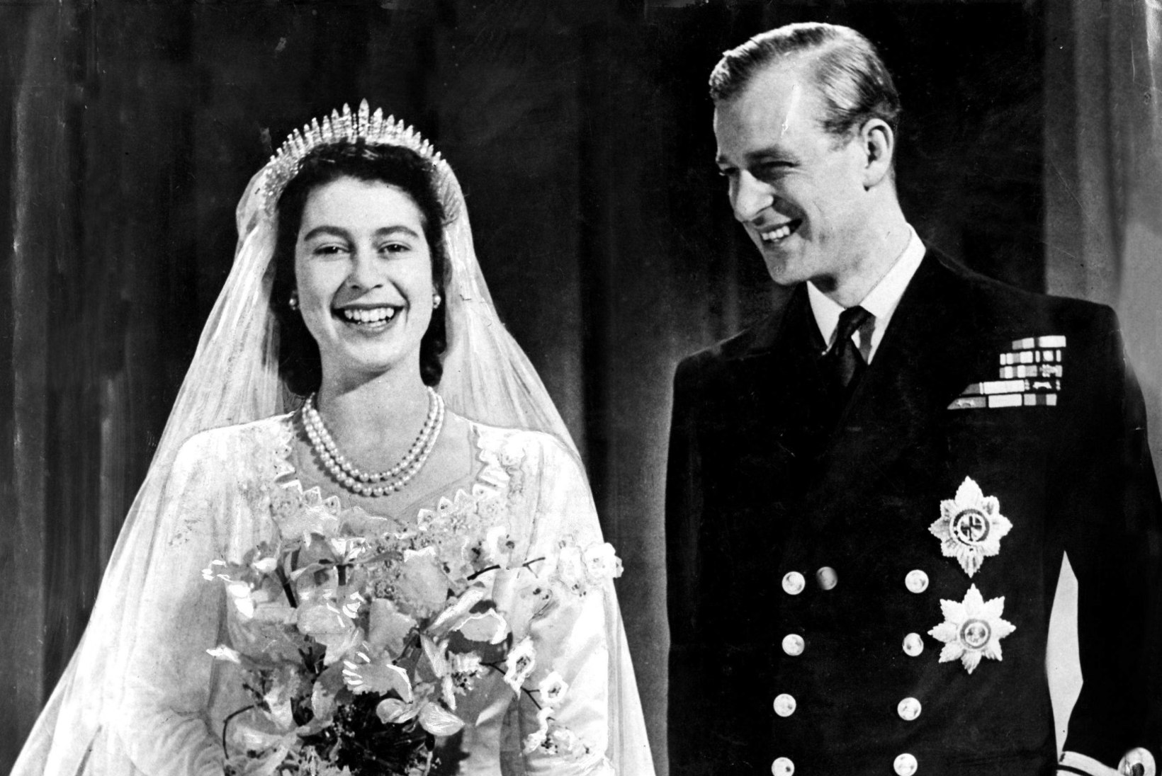 TROONIL 63 AASTAT JA 7 KUUD: täna purustab Elizabeth II oma vanavanavanaemale kuulunud valitsemisrekordi