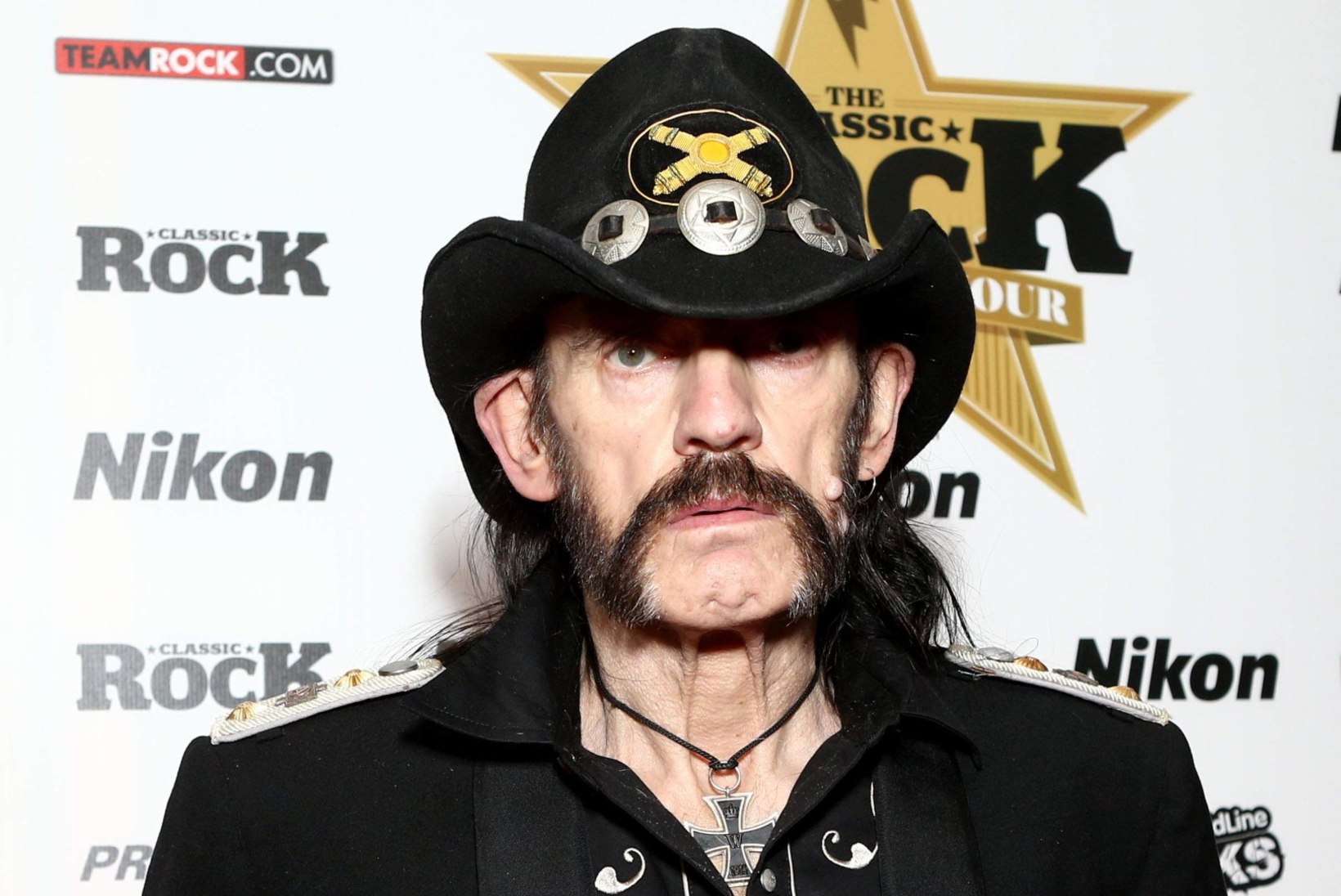 Motörheadi legend Lemmy saadeti viimsele teele