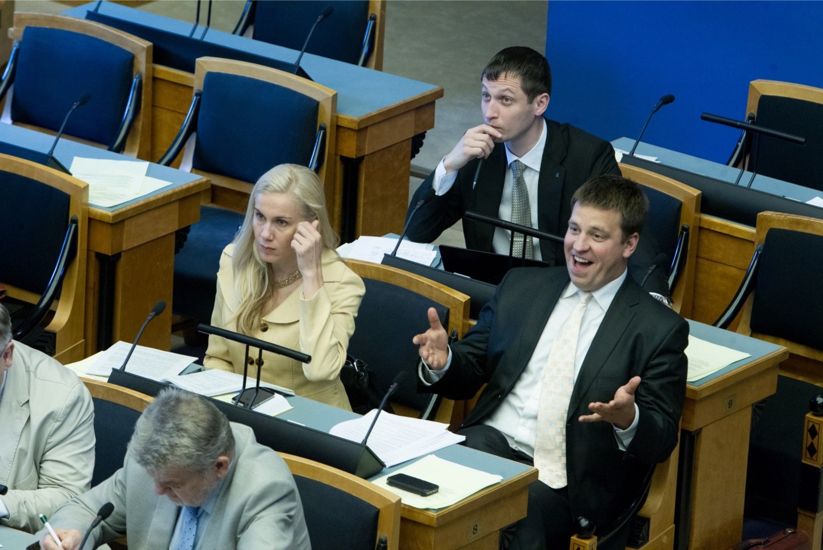 Dmitrijev jätkab riigikogus tööd kriminaalmenetluse lõppemiseni