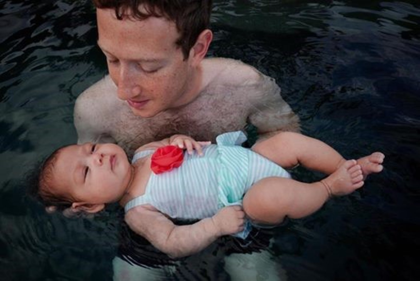 NUNNUPILT | Mark Zuckerberg viis tütre esimest korda ujuma