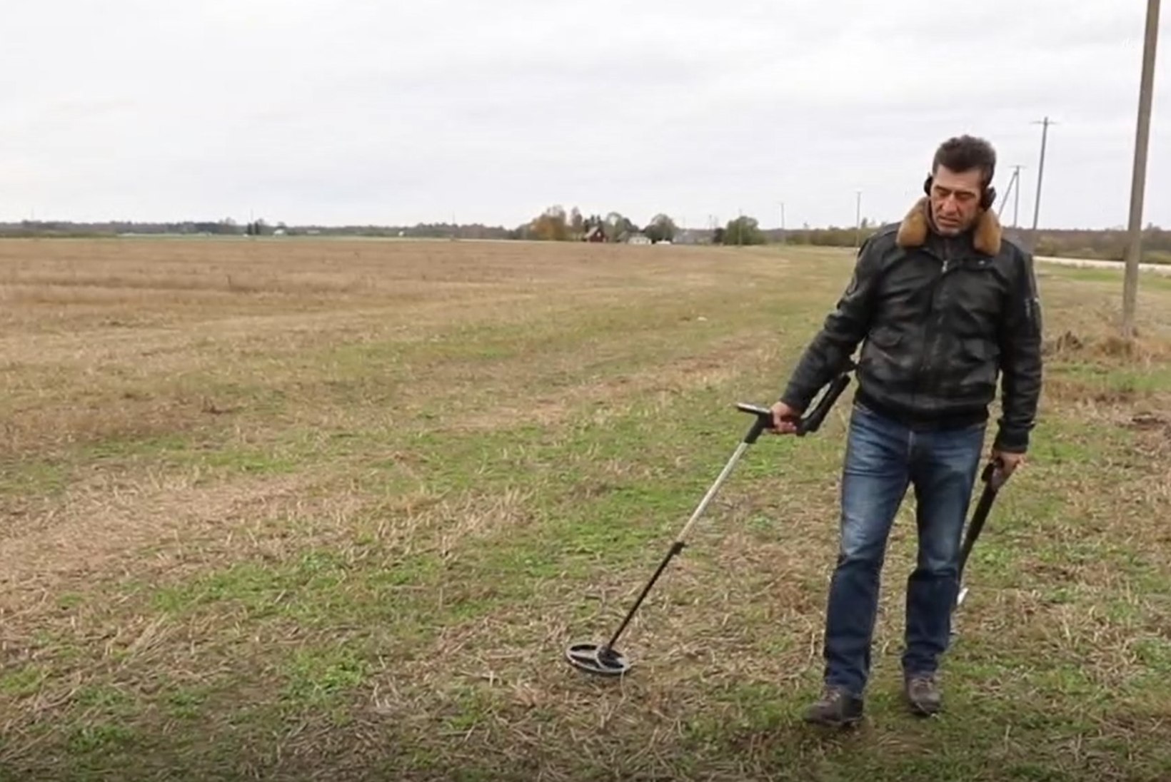 ÕHTULEHE VIDEO | Detektoristi viib põllule piiksutama ajaloohuvi