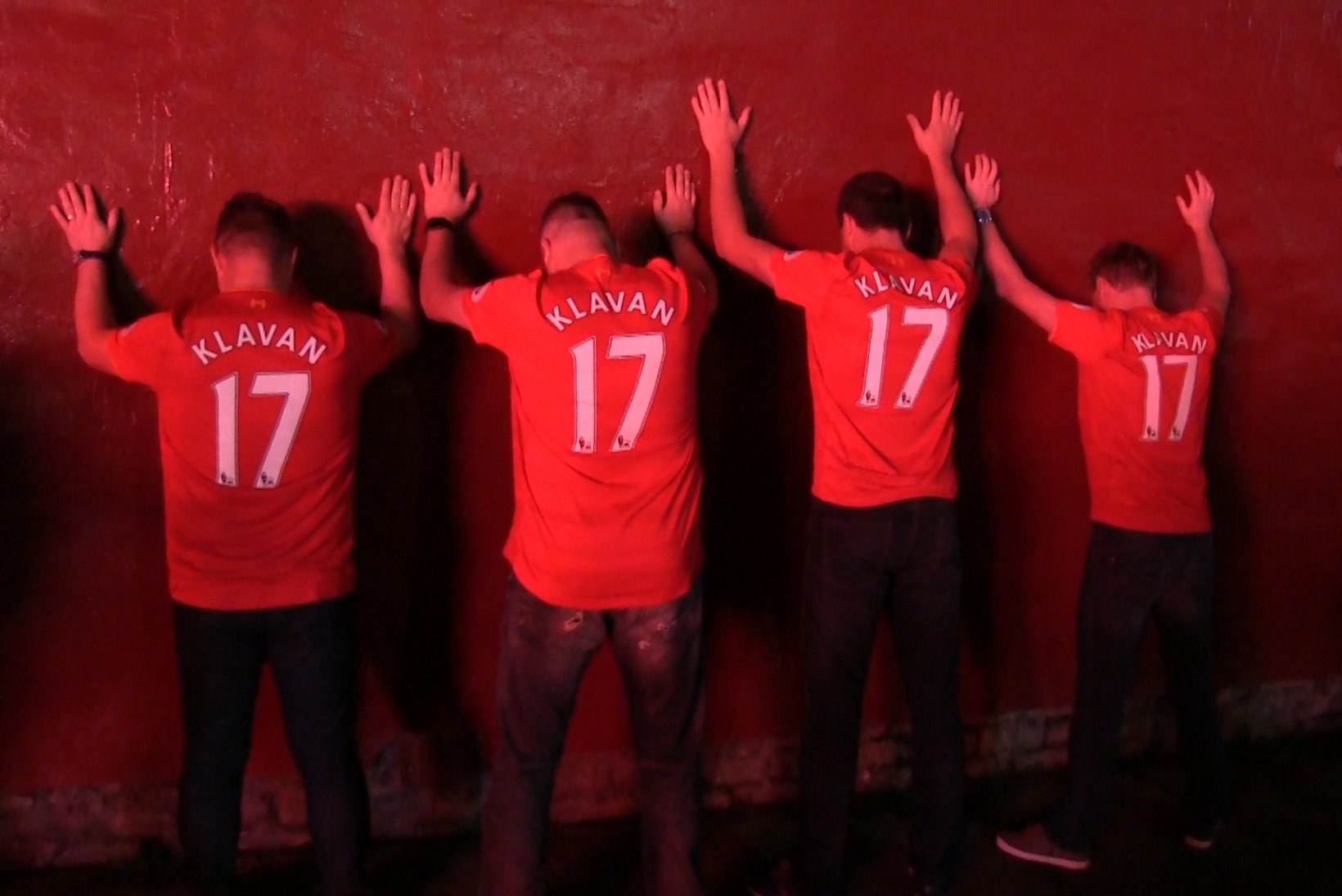 UNIBETI VUTIHULLUS | Jalgpallisaade Inglismaalt! Eestlased vallutavad Liverpooli ja Man Unitedi legend annab signaali