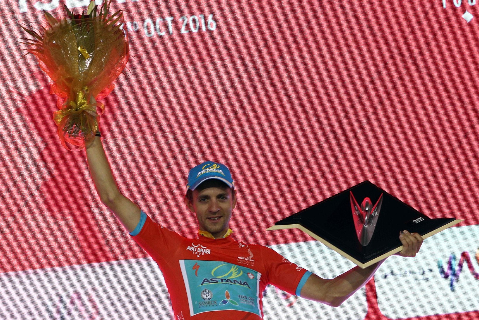 Super: Tanel Kangert võitis Abu Dhabi velotuuri