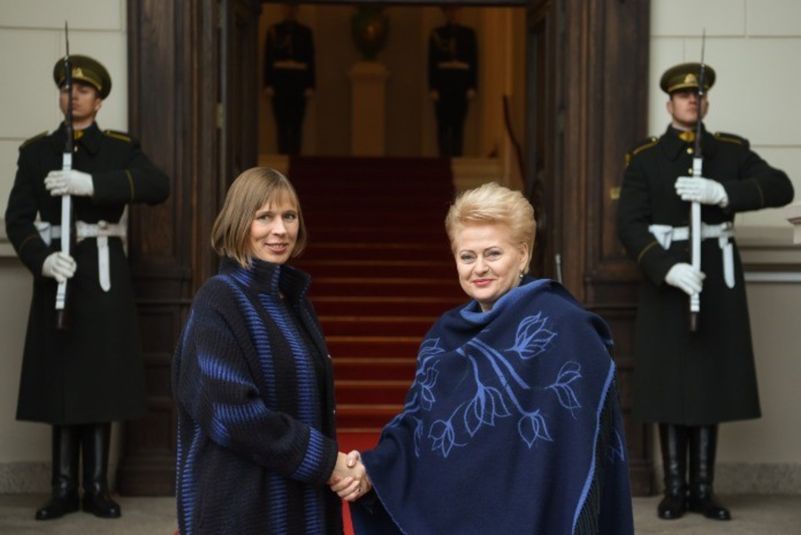 FOTOD JA VIDEO | KAKS KANGET NAIST: vaata, mida kandis president Kaljulaid Leedu riigipeaga kohtudes!
