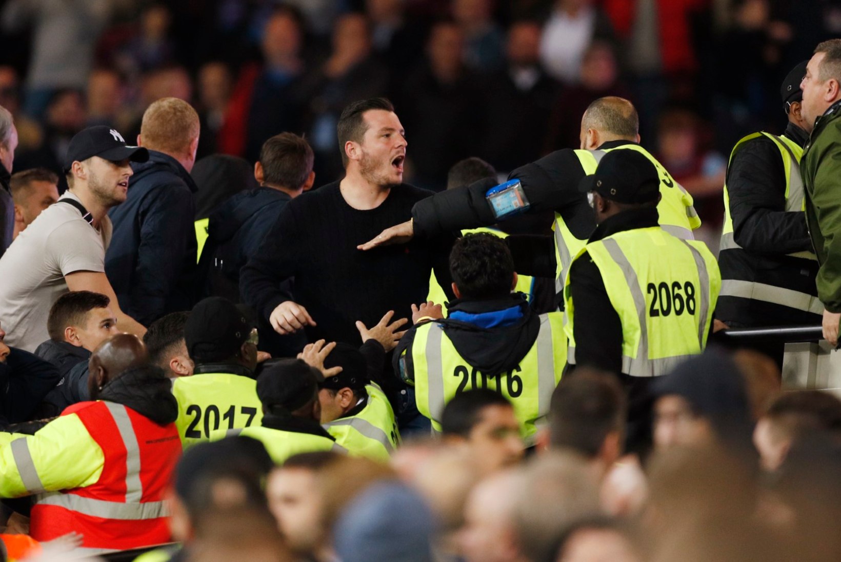 KARM, KUID ÕIGLANE! 200 vandaalitsenud West Hami fänni said staadionikeelu