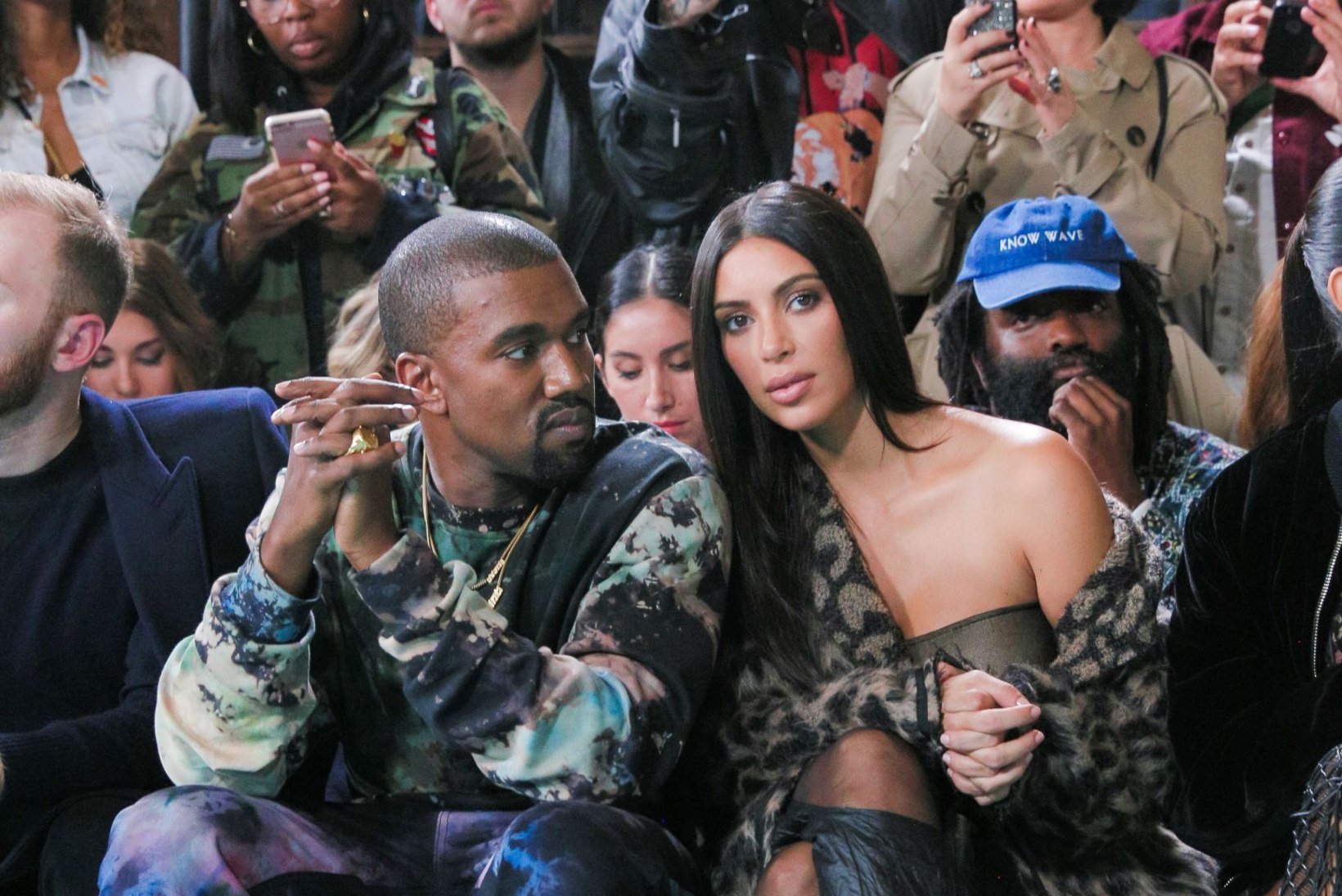 MILJONIRÖÖV: relvastatud mehed riisusid Kim Kardashiani lagedaks!