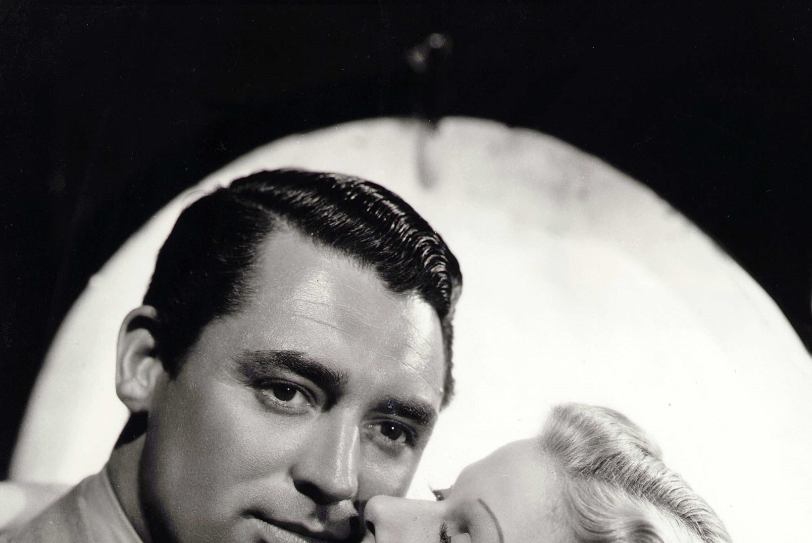 Dokfilm: Hollywoodi legend Cary Grant varjas armusuhteid meestega