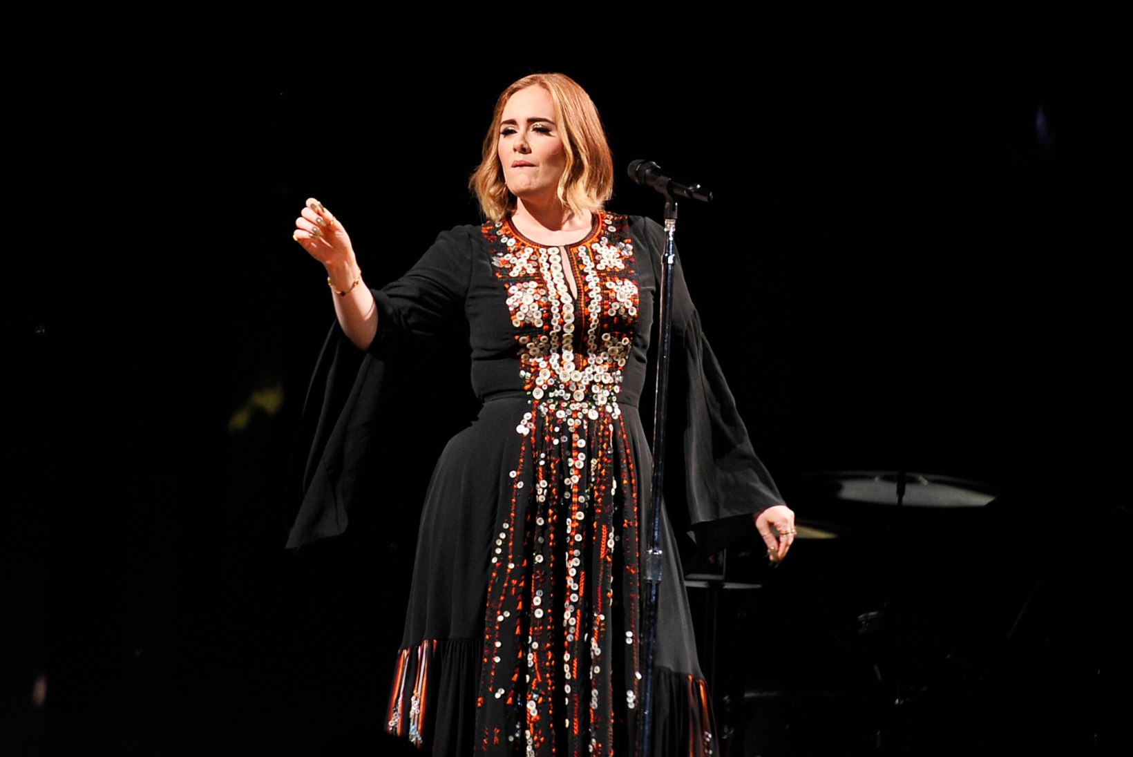 Millist populaarset ilurituaali lauljatar Adele ei harrasta?